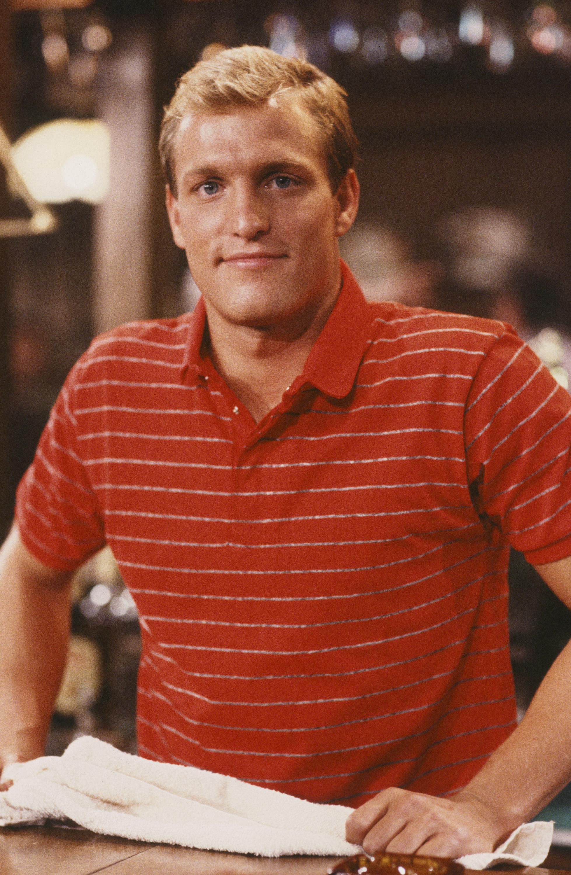Woody Harrelson dans le rôle de Woody Boyd dans l'épisode 2 de "Woody Goes Belly Up" en 1985. | Source : Getty Images