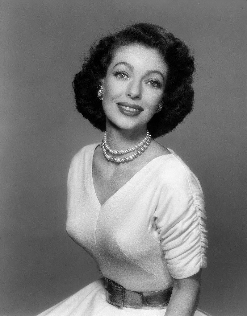 Photo promotionnelle de Loretta Young vers 1952 | Photo : Getty Images