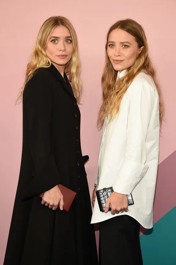 Ashley Olsen et Mary-Kate Olsen aux CFDA Fashion Awards 2017 à New York. | Photo : Getty Images