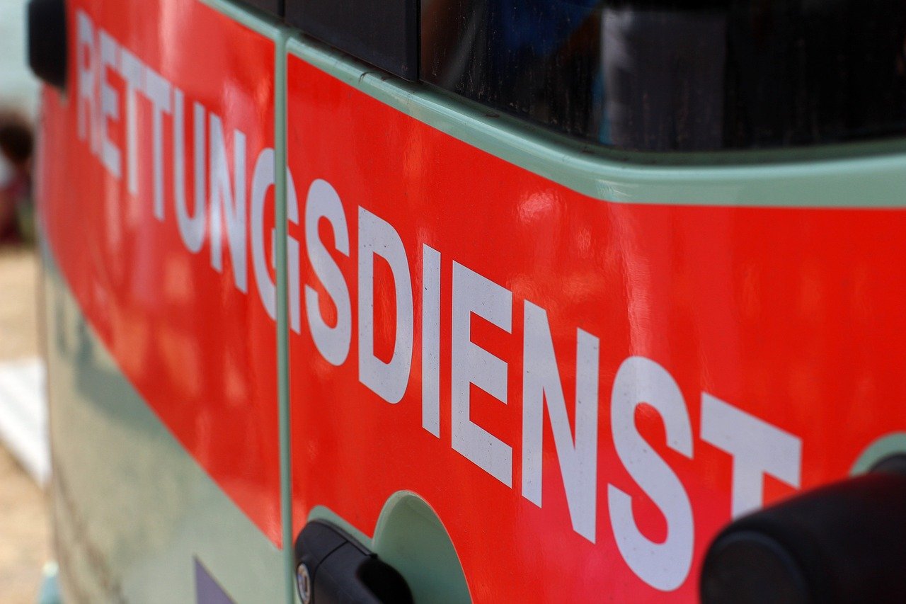 Une ambulance de Services Médicaux D'urgence. | Photo : Pixabay