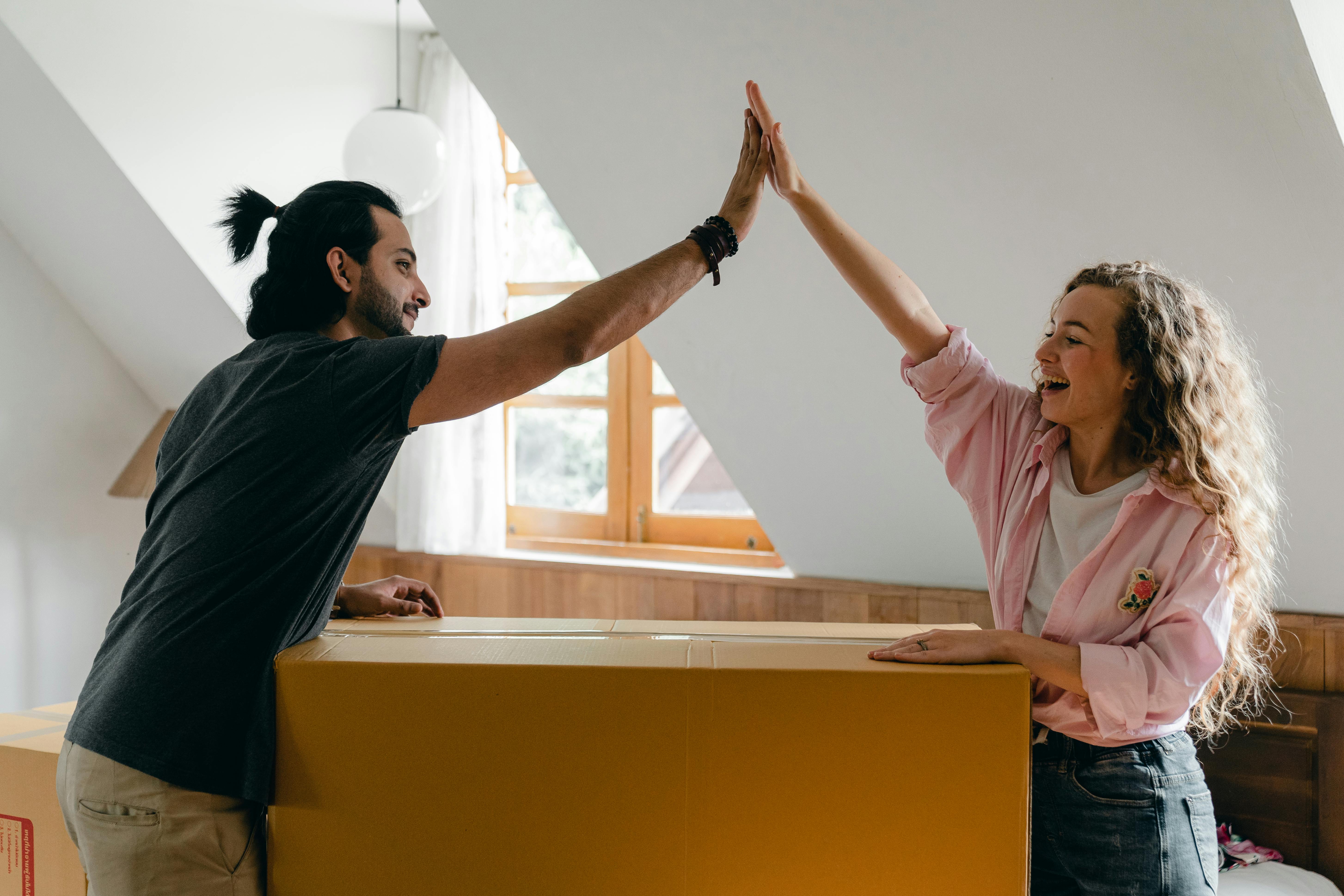 Un couple qui emménage | Source : Pexels