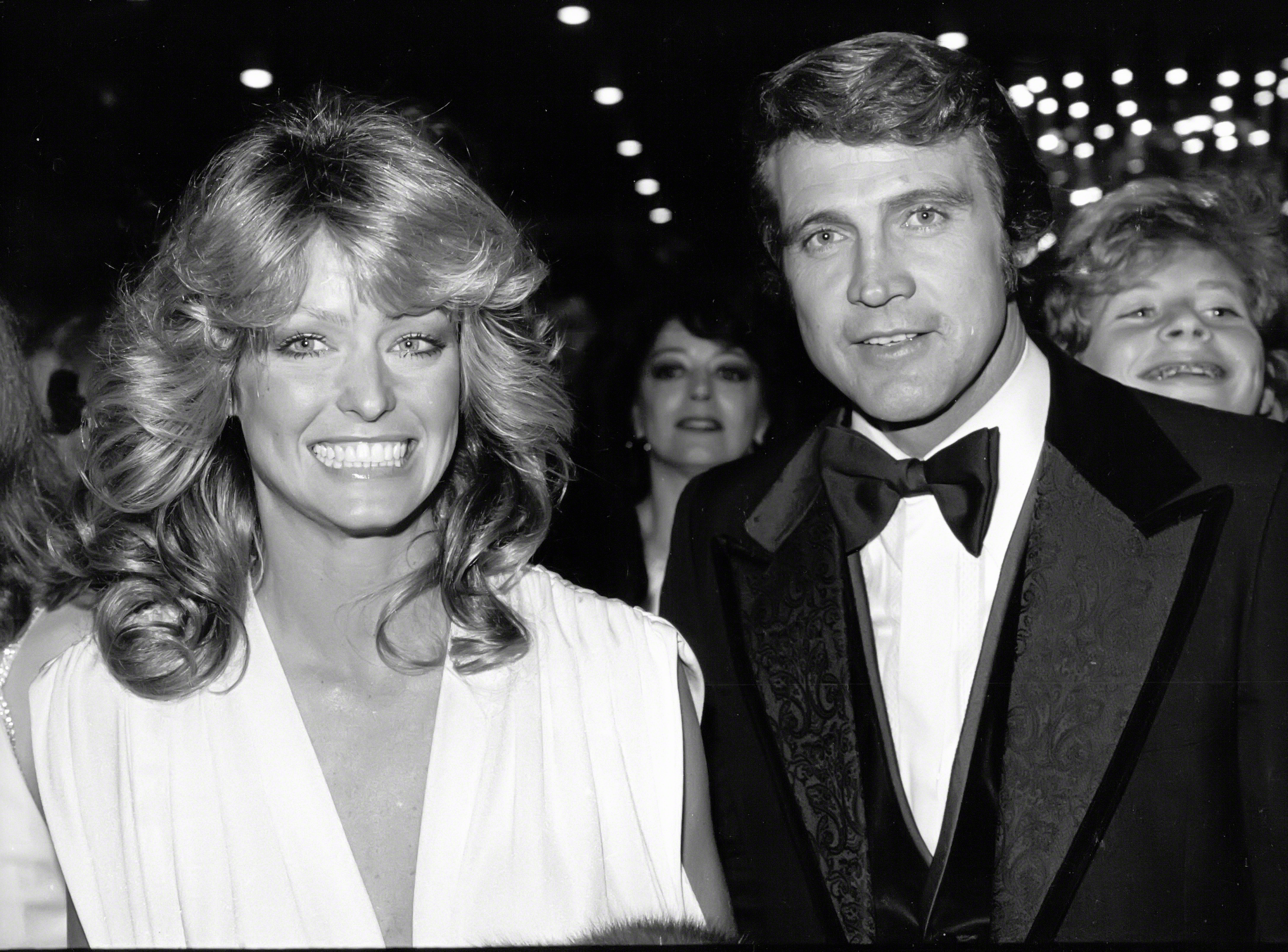 Farrah Fawcett et Lee Majors vers 1978 à Hollywood, Californie | Source : Getty Images