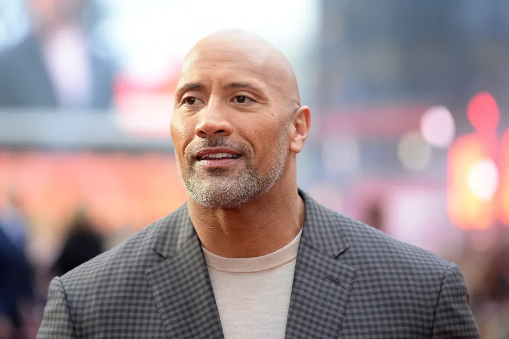 Dwayne Johnson assistant à la première de 'Rampage' en Angleterre. Origine | Photo : Getty Images