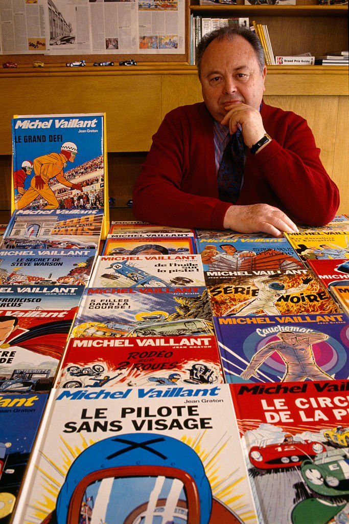 Jean Graton, le créateur et designer de la série de bandes dessinées "Michel Vaillant", chez lui à Bruxelles. | Photo : Getty Images
