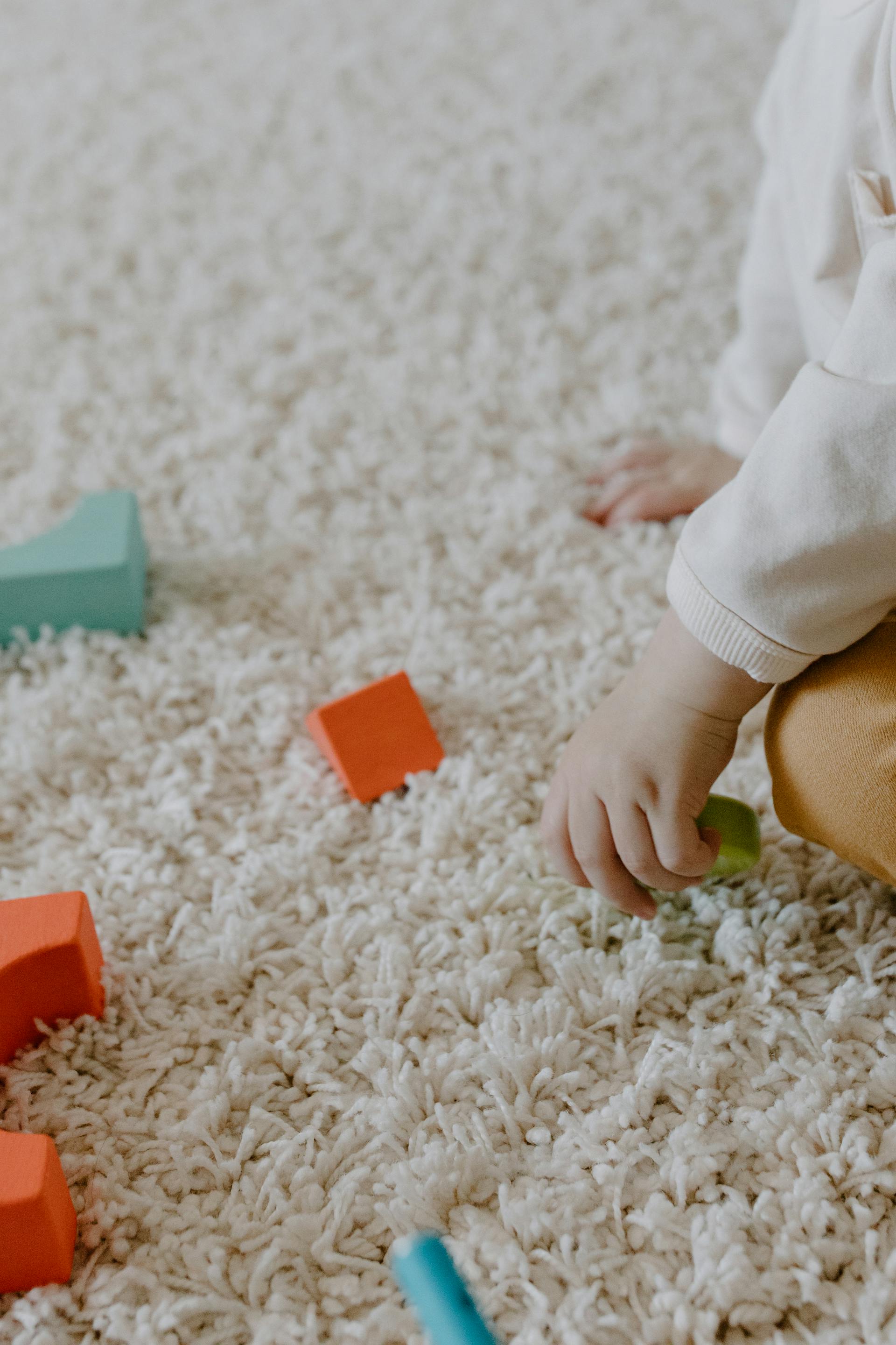 Un enfant qui joue avec des jouets | Source : Pexels