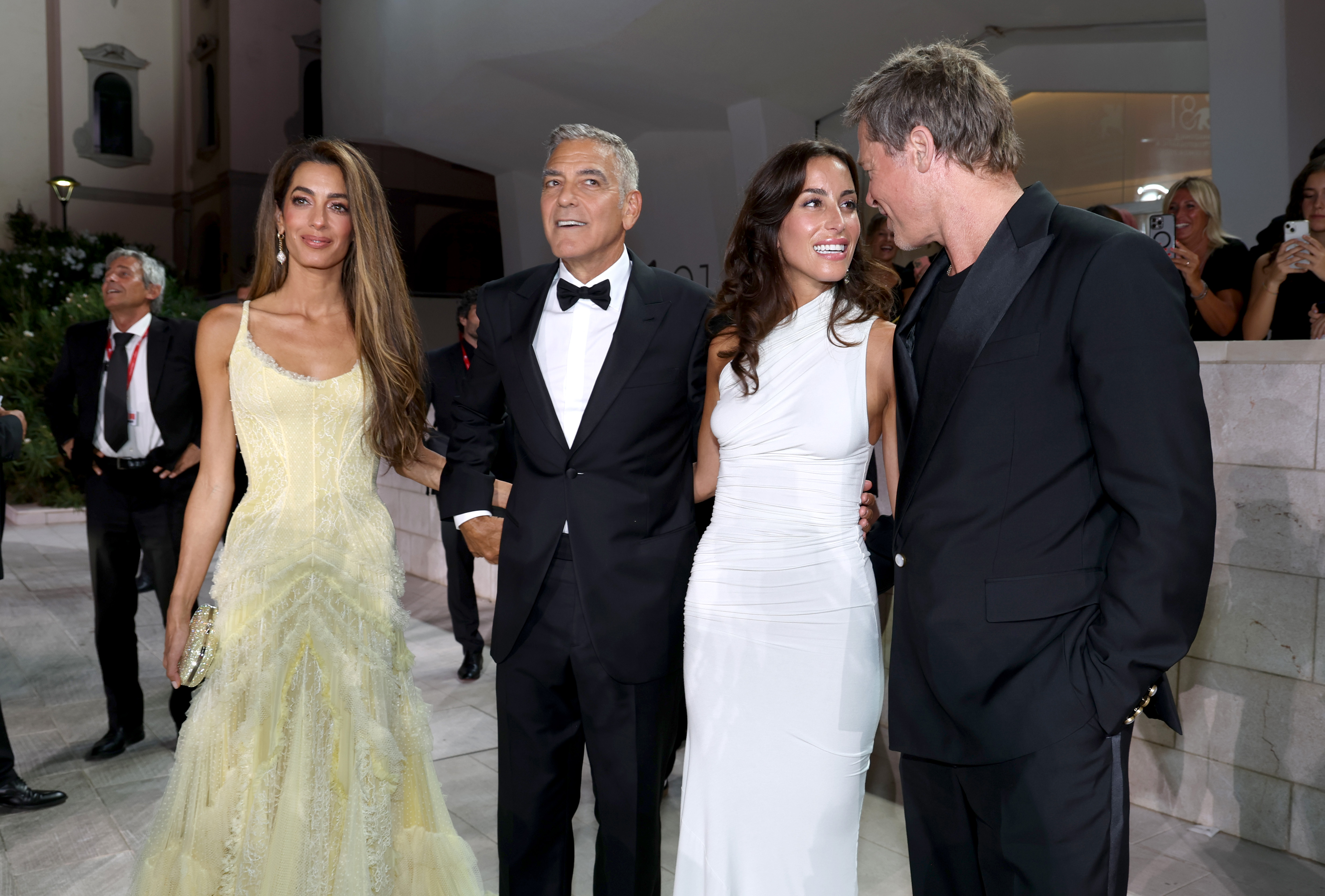 Amal and George Clooney with Ines de Ramon et Brad Pitt. | Source : Getty Images