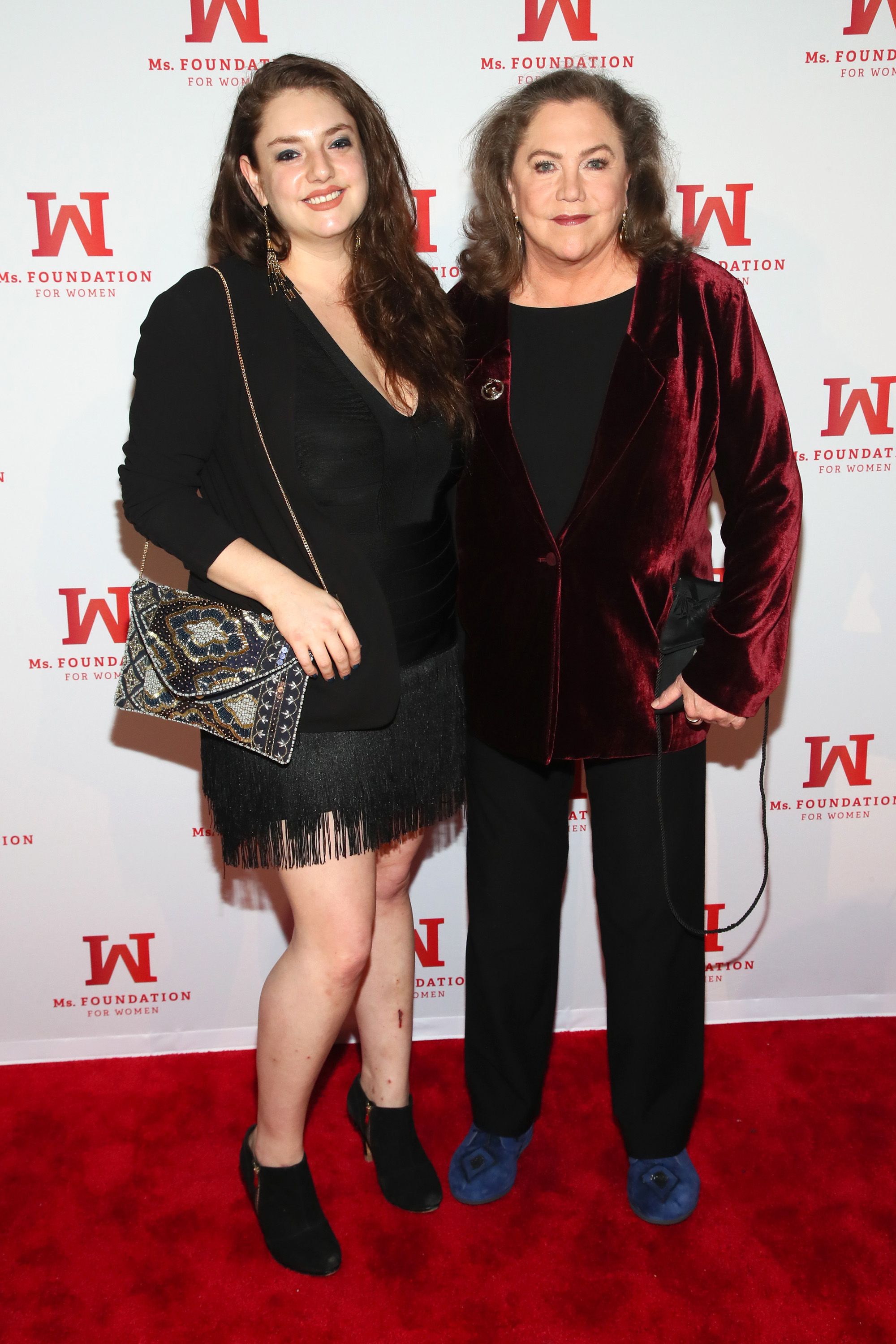 Rachel Weiss et Kathleen Turner assistent à la remise des prix annuels Gloria de la Ms. Foundation For Women au Capitale le 8 mai 2019 à New York. | Sources : Getty Images