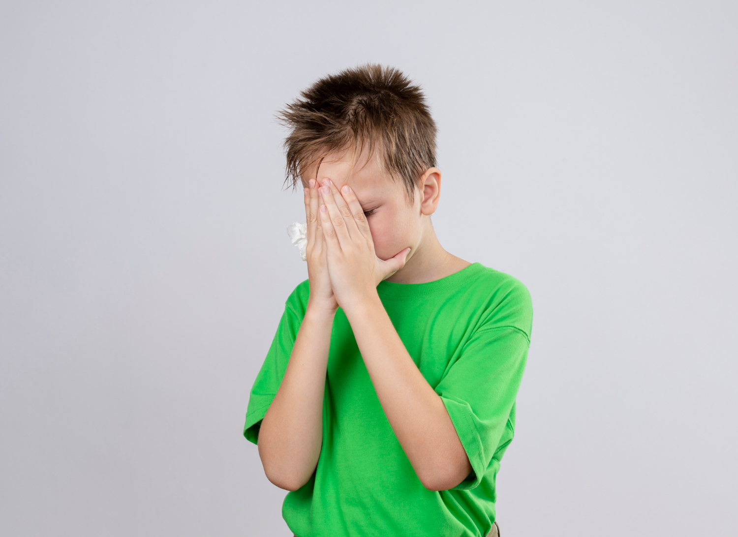 Un garçon triste | Source : Freepik