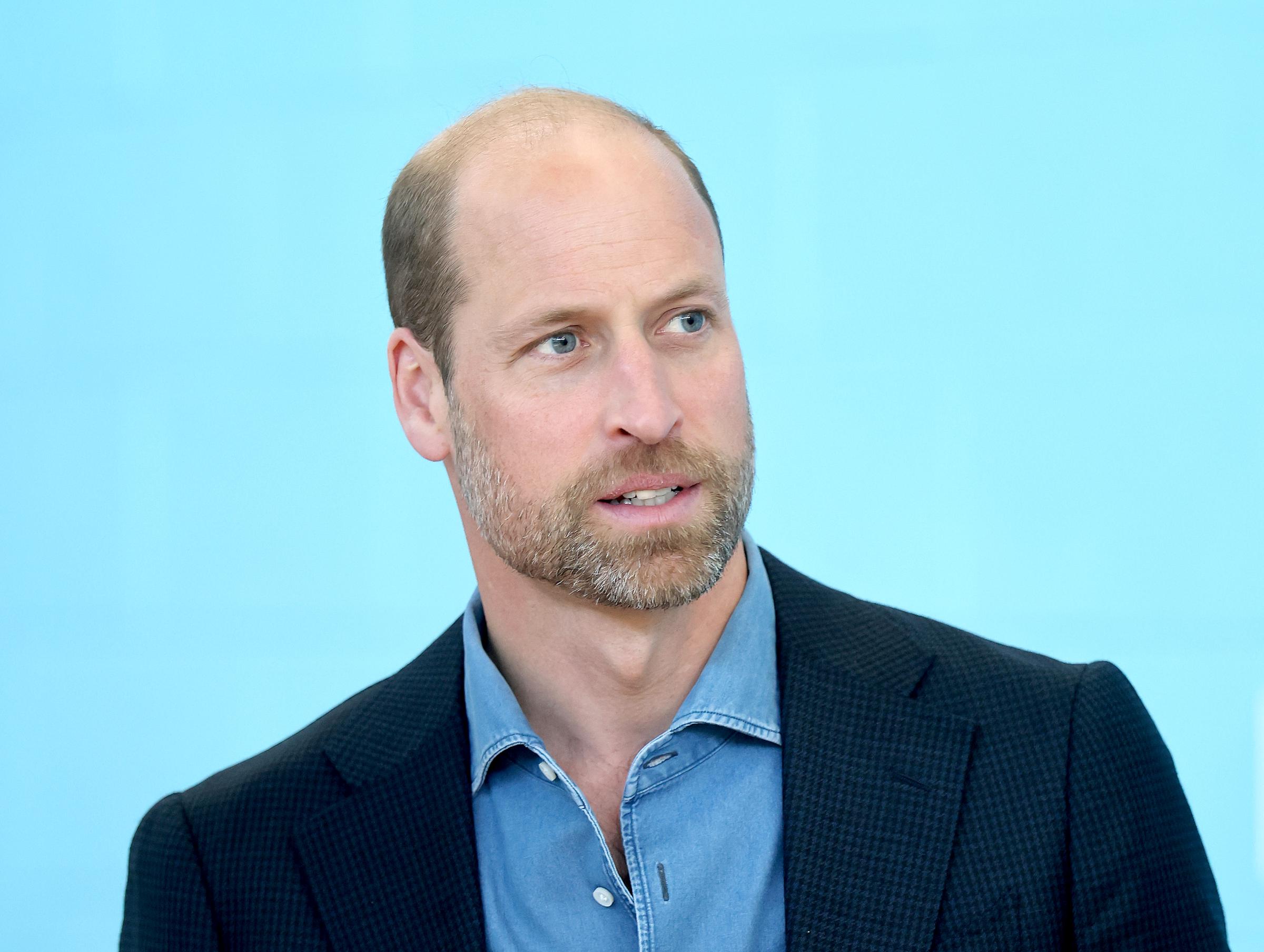 Le Prince William, Prince de Galles, est présent lors de la visite de la Fondation Royale qui lance un nouveau partenariat avec Street Soccer Scotland au Centre Communautaire de Leith le 21 mai 2025 à Leith, en Écosse I Source : Getty Images
