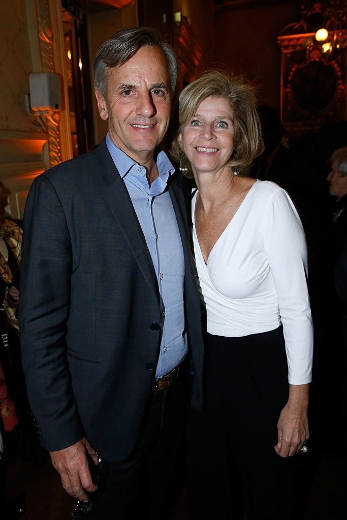 PARIS, FRANCE - 14 NOVEMBRE : Le journaliste Bernard de la Villardière et sa femme Anne assistent au 24e "Gala de l'Espoir" le 14 novembre 2016 à Paris, France. | Photo : Getty Images