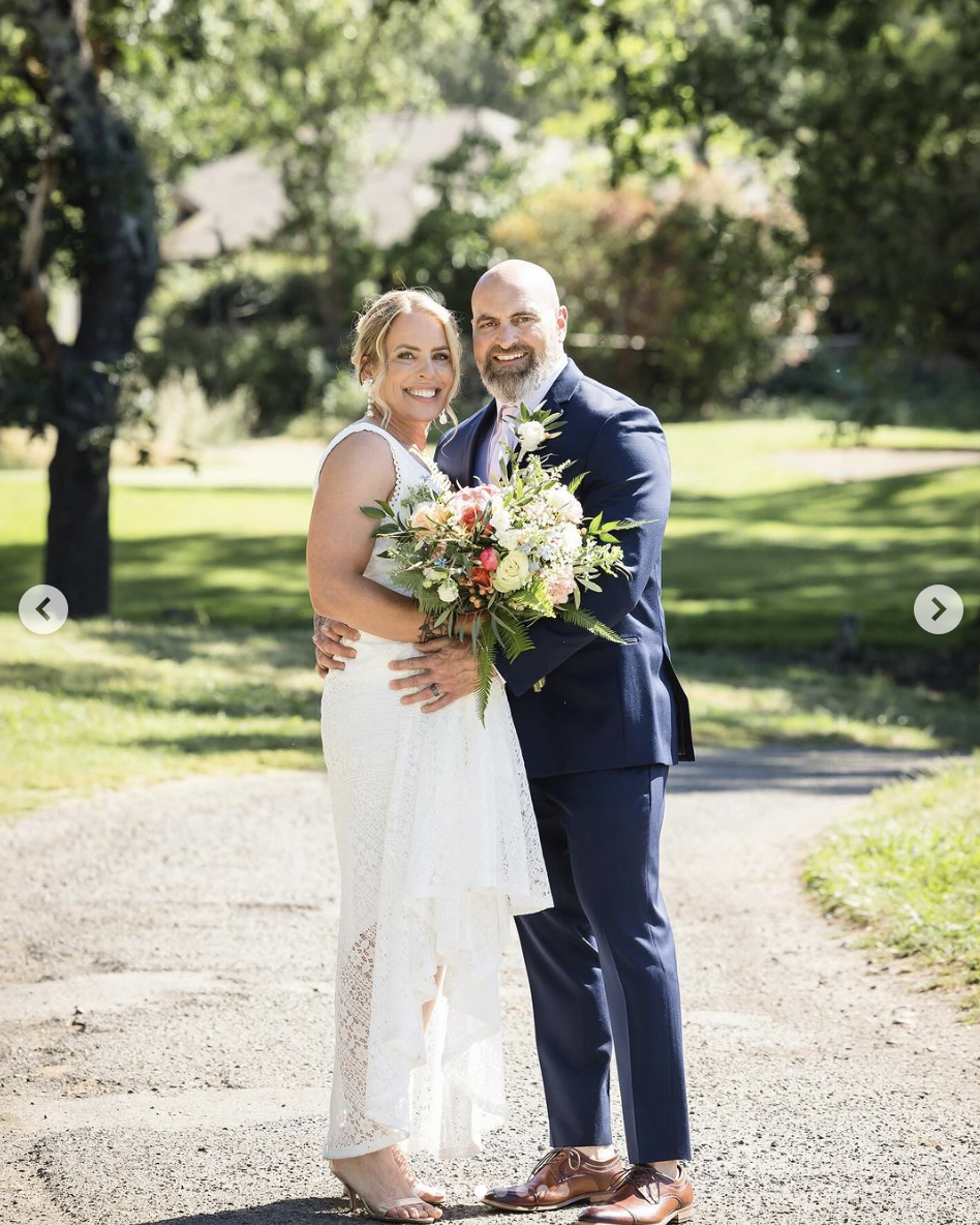 Monnier et son mari Andrew le jour de leur mariage, comme on peut le voir sur une photo datée du 10 juin 2024 | Source : Instagram/shayla.r.monnier