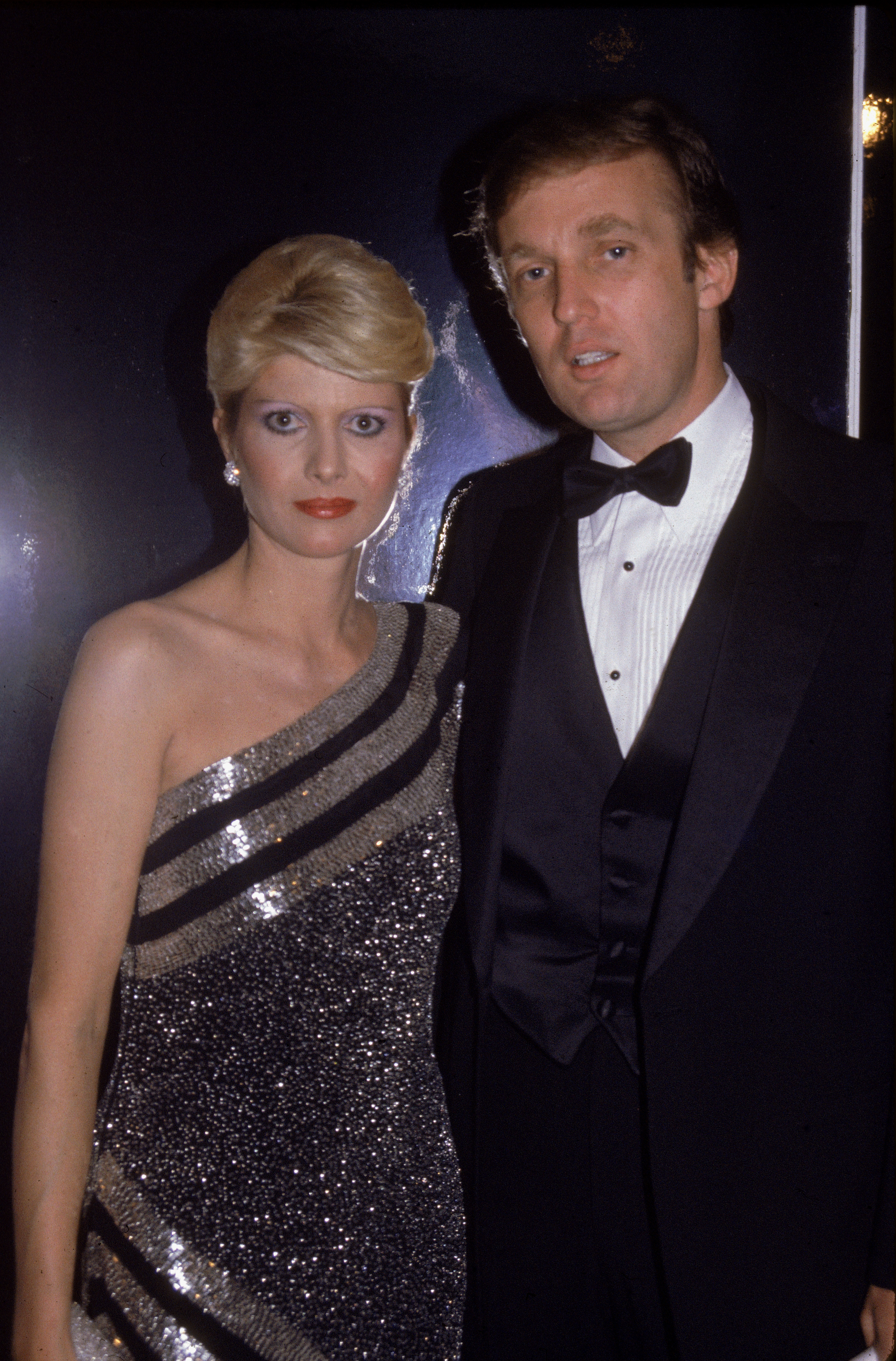 Ivana et Donald Trump posent lors d'un événement officiel le 6 novembre 1982 | Source : Getty Images