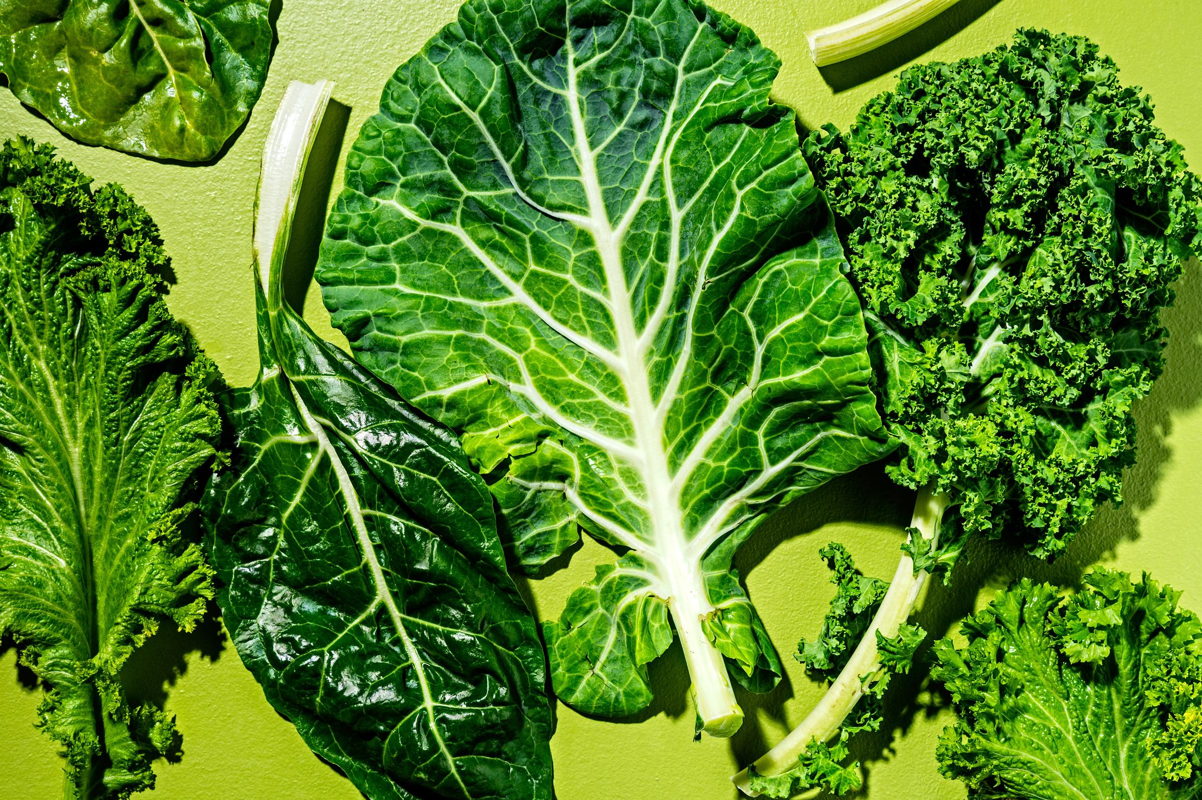 Moutarde, bette à carde, chou vert et chou frisé | Source : Getty Images