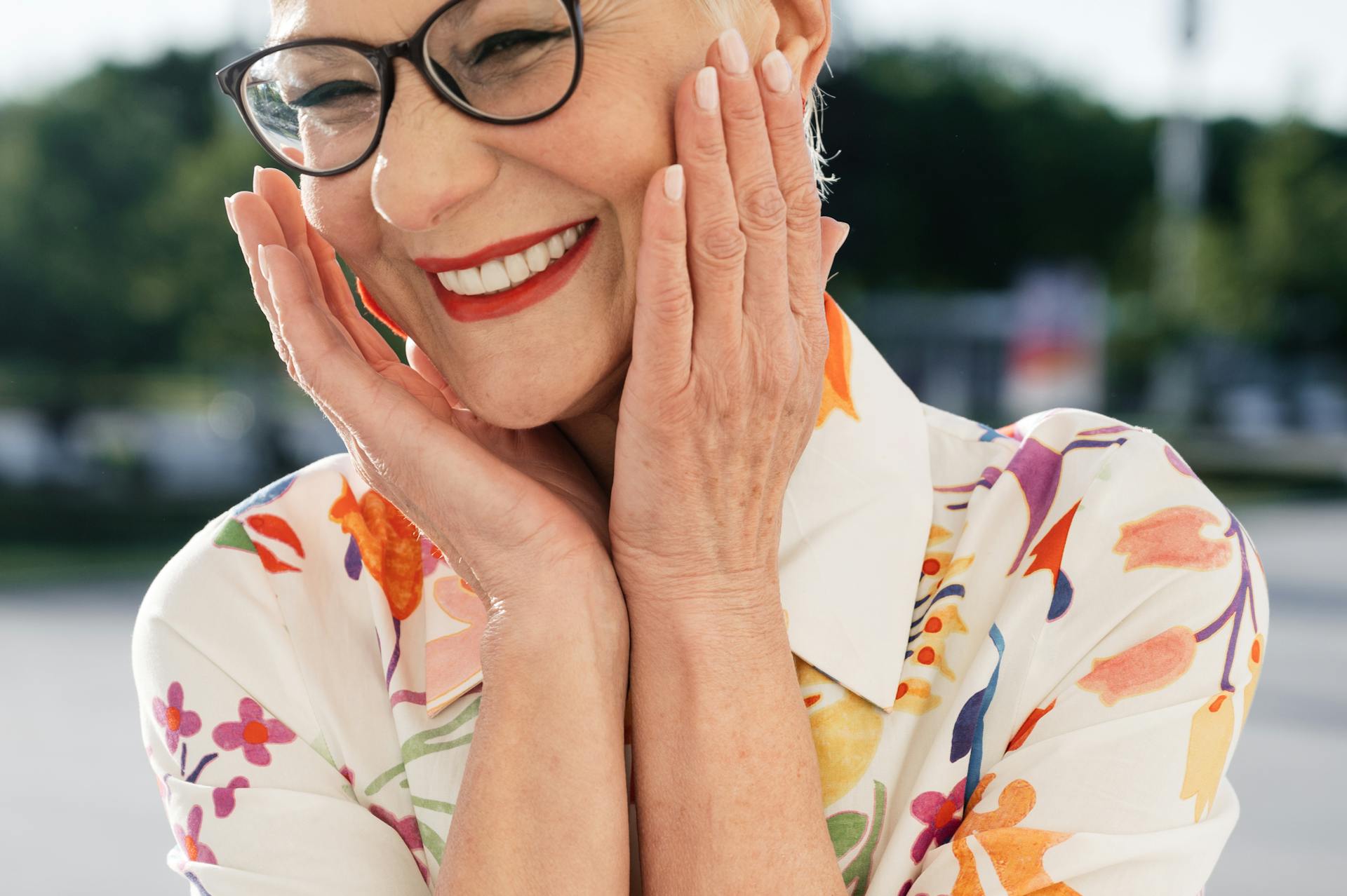 Une femme souriante | Source : Pexels