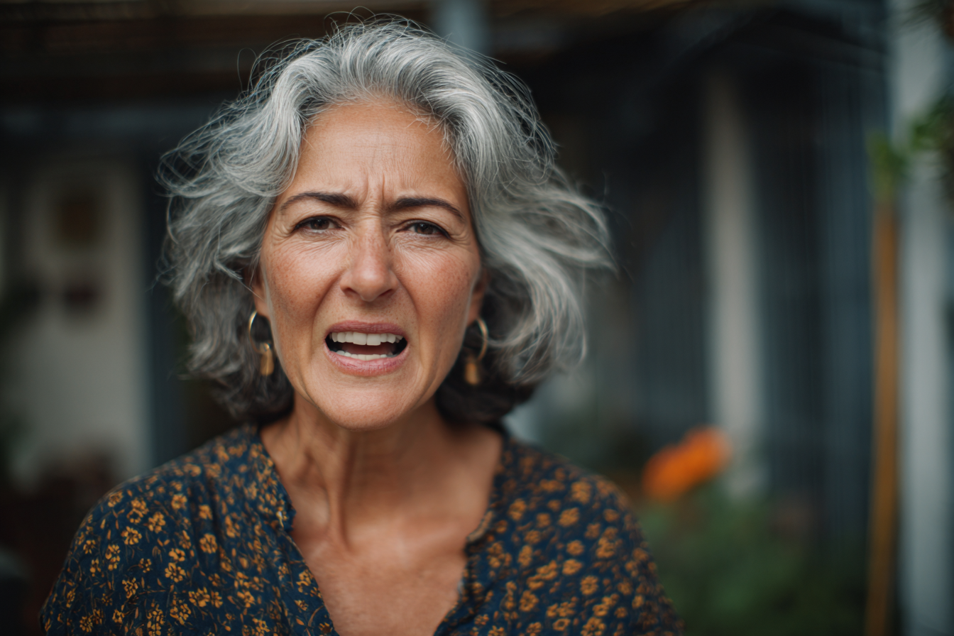 Une femme plus âgée qui crie | Source : Midjourney
