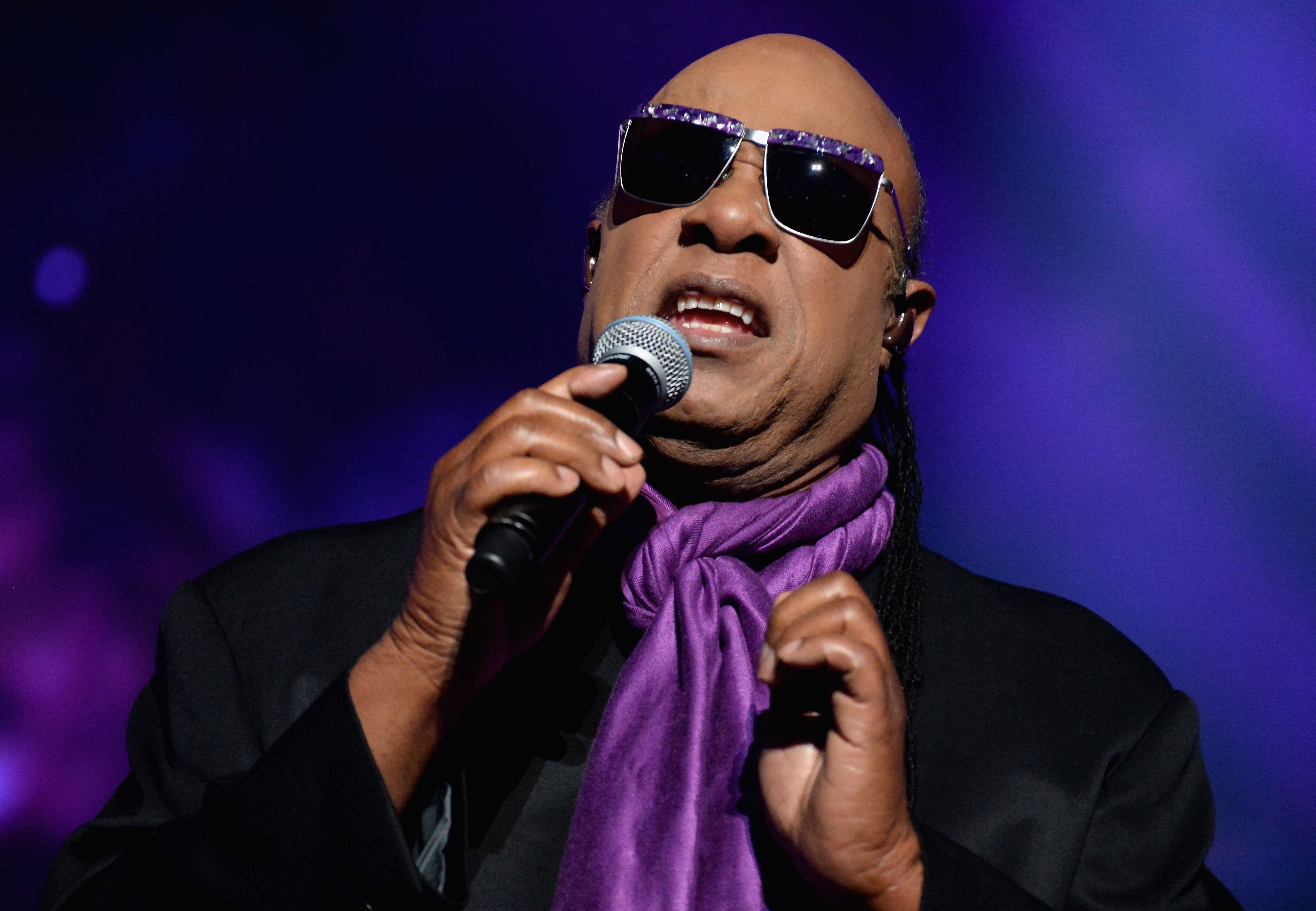 Stevie Wonder se produit sur scène lors des Billboard Music Awards 2016 au T-Mobile Arena de Las Vegas, dans le Nevada, le 22 mai 2016. | Photo : Getty Images