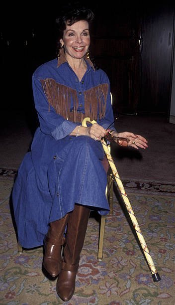 L'actrice Annette Funicello assiste à la prestation du Centre des jeunes de l'Armée du Salut en l'honneur de Roy Rogers le 29 avril 1993 à l'hôtel Universal Hilton à Universal City, Californie. | Source : Getty Images