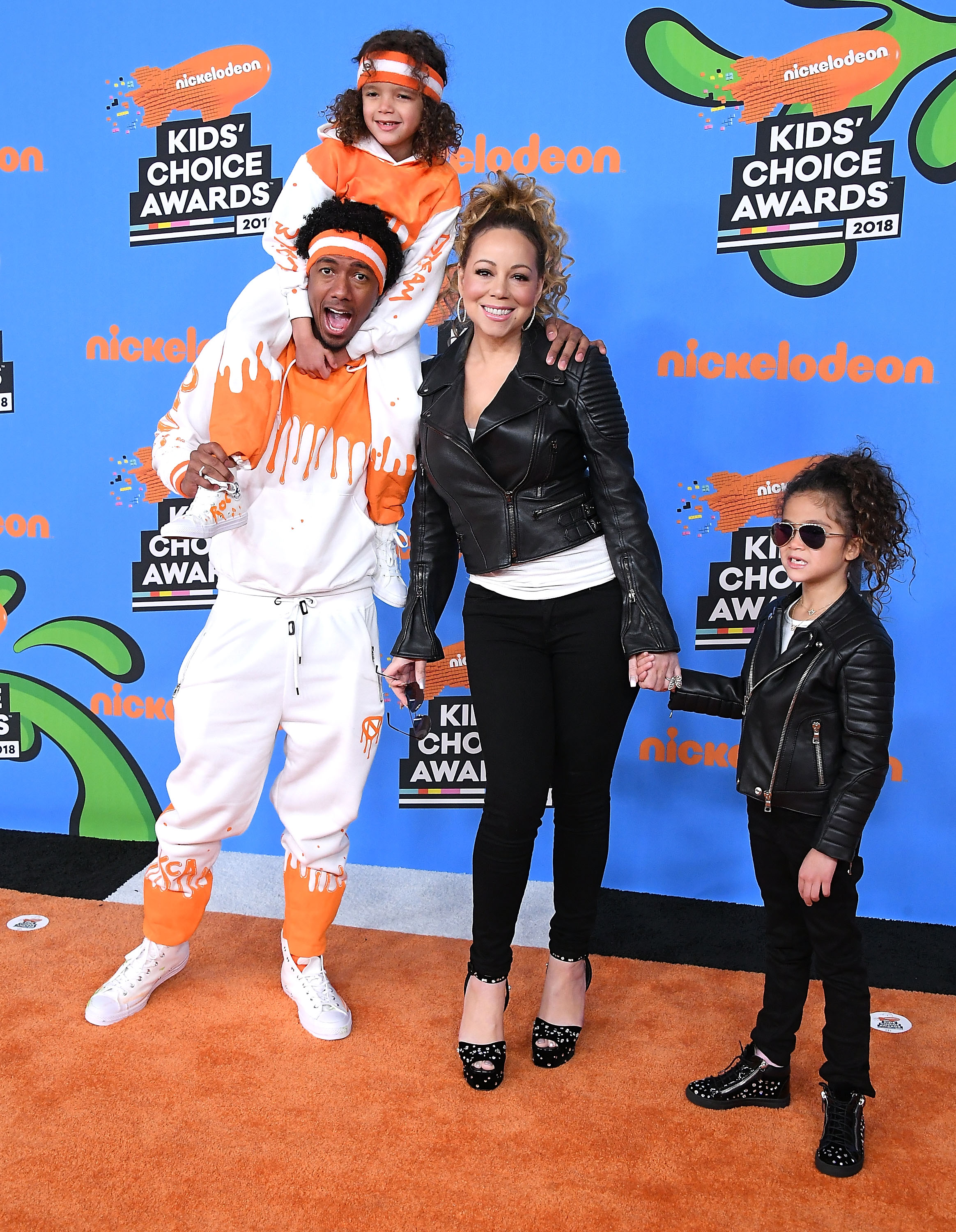 Monroe Cannon, Mariah Carey, Nick Cannon et Moroccan Scott Cannon arrivent aux Kids' Choice Awards 2018 de Nickelodeon, au Forum, le 24 mars à Inglewood, en Californie. | Source : Getty Images