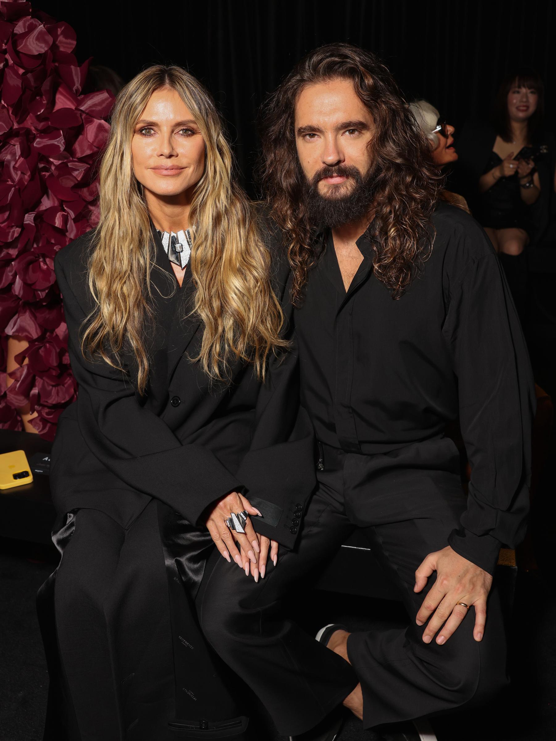 Heidi Klum et Tom Kaulitz lors du défilé Messika Paris Womenswear Spring-Summer 2025 pendant la semaine de la mode de Paris, le 26 septembre 2024, en France. | Source : Getty Images