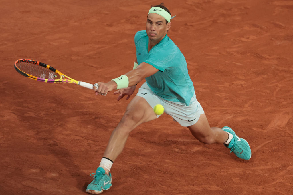 PARIS, FRANCE - 27 MAI : Rafael Nadal de l'Espagne pendant son match du premier tour contre Alexander Zverev de l'Allemagne lors de la deuxième journée des Internationaux de France 2024, Roland-Garros 2024, tournoi de tennis du Grand Chelem au stade Roland Garros le 27 mai 2024 à Paris, France. (Photo par Jean Catuffe/Getty Images)