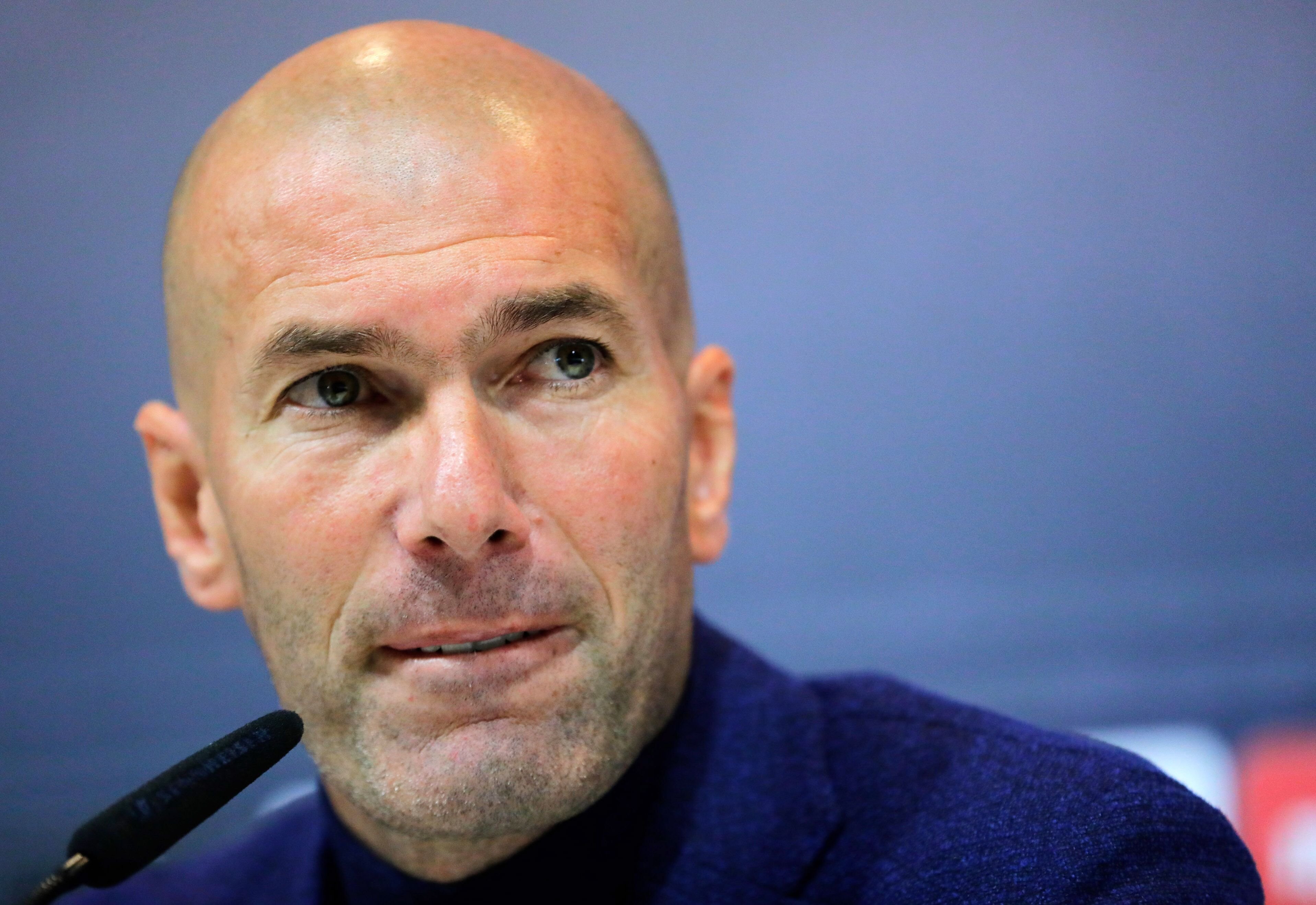 Zinedine Zidane assiste à une conférence de presse pour annoncer sa démission en tant qu'entraîneur du Real Madrid à Valdebebas Sport Cityà Madrid, Espagne. | Photo : Getty Images