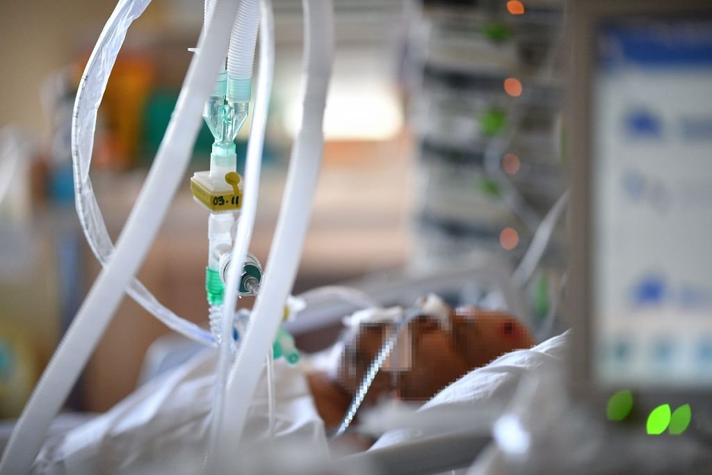 Des tubes d'oxygène. | Photo : Getty Images