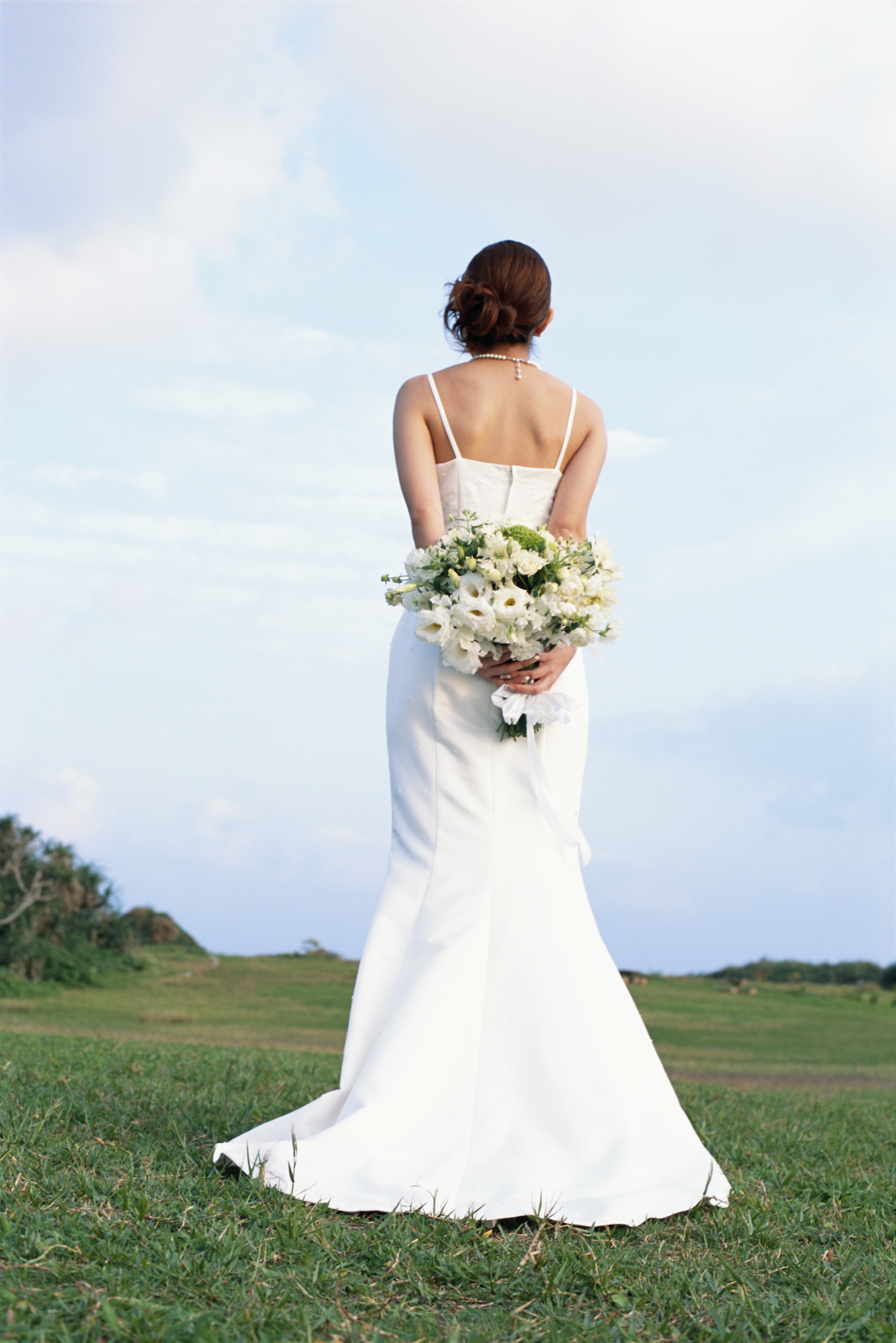 Une femme en robe blanche | Source : Getty Images