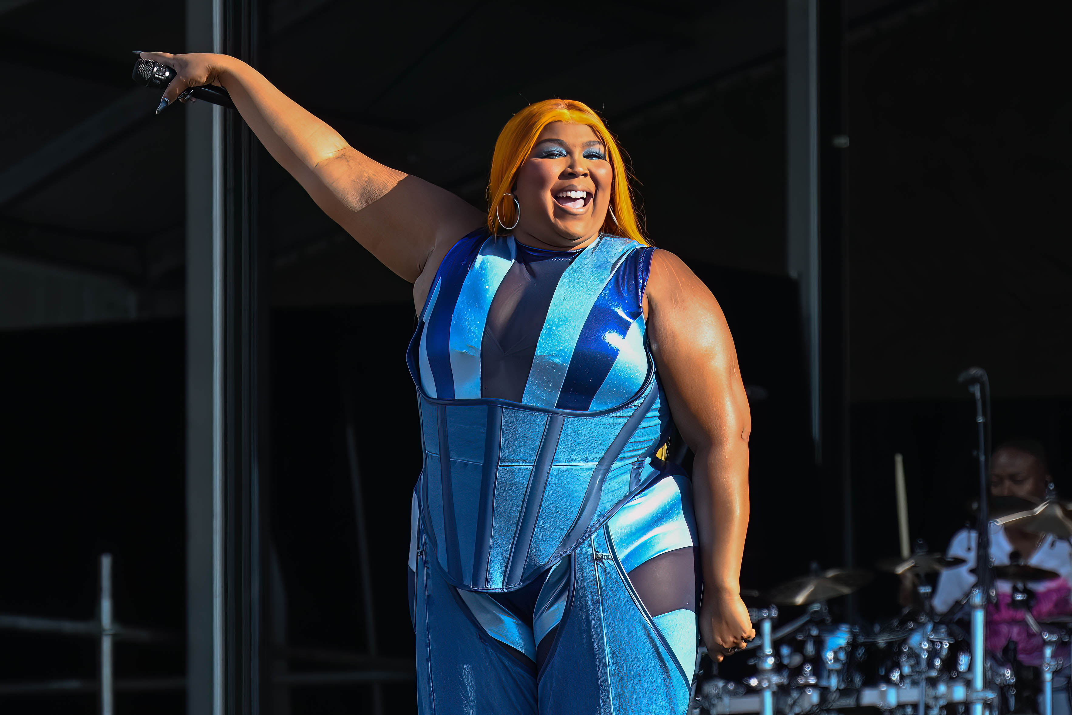 Lizzo se produisant lors du festival du jazz et du patrimoine de la Nouvelle-Orléans, en Louisiane, le 28 avril 2023. | Source : Getty Images