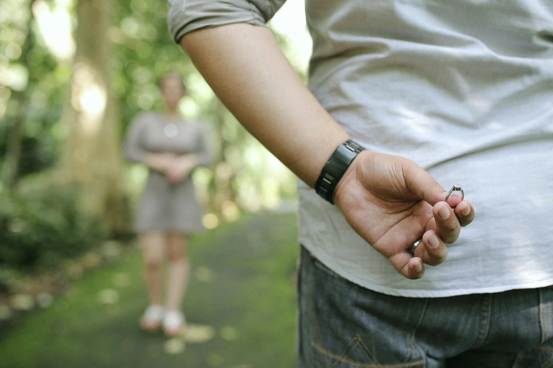 Un homme sur le point de demander sa petite amie en mariage | Source : Pexels