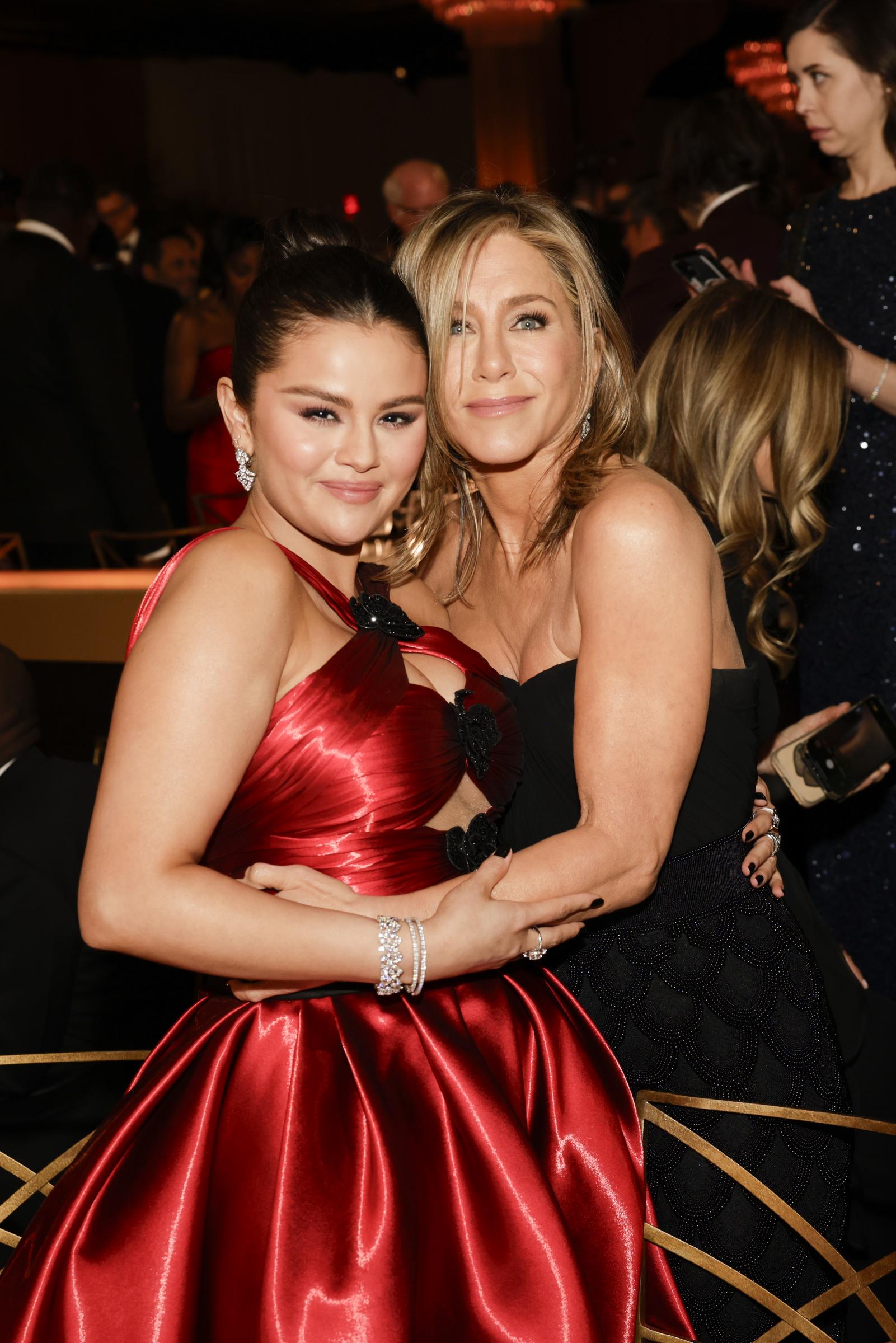 Selena Gomez et Jennifer Aniston à Beverly Hills, en Californie, le 7 janvier 2024 | Source : Getty Images