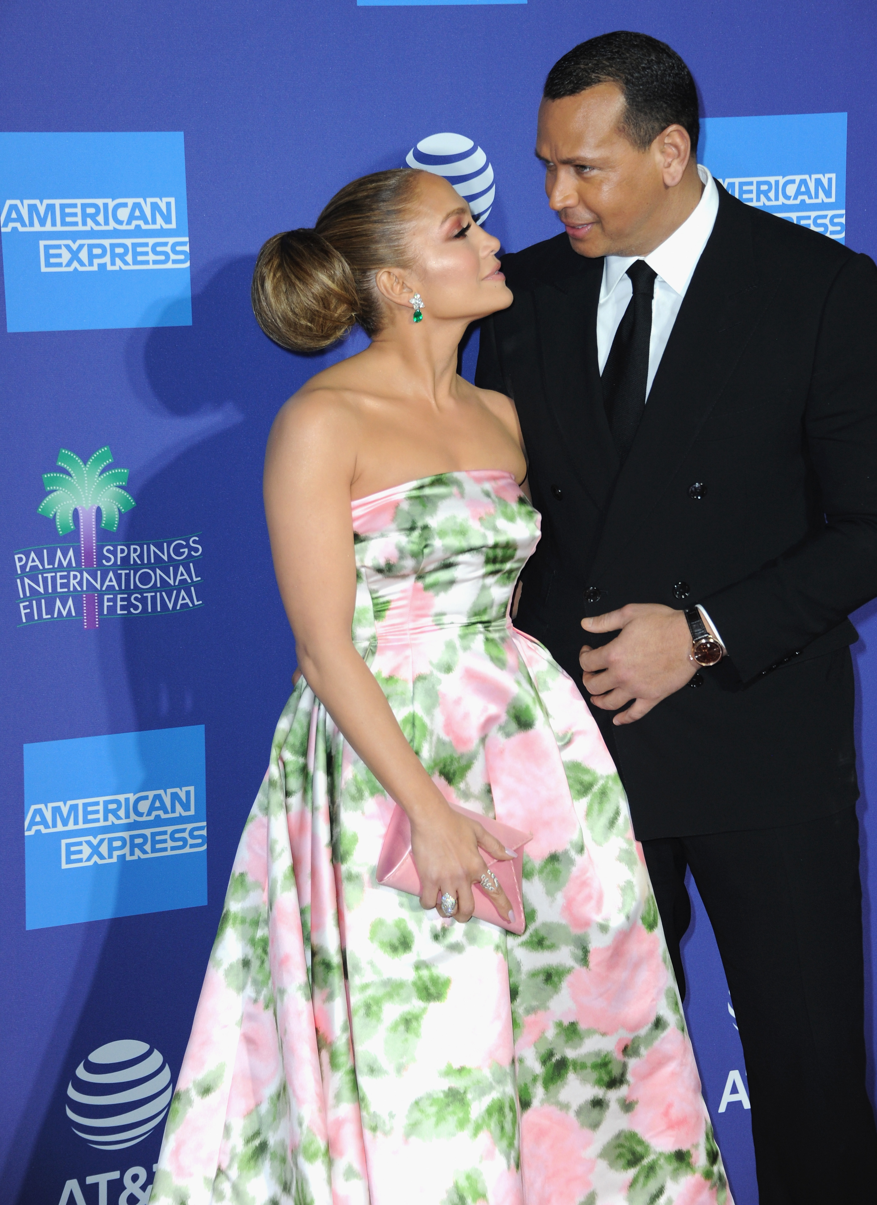 Jennifer Lopez et Alex Rodriguez lors du gala annuel de remise des prix du festival international du film de Palm Springs, à Palm Springs, en Californie, le 2 janvier 2020 | Source : Getty Images