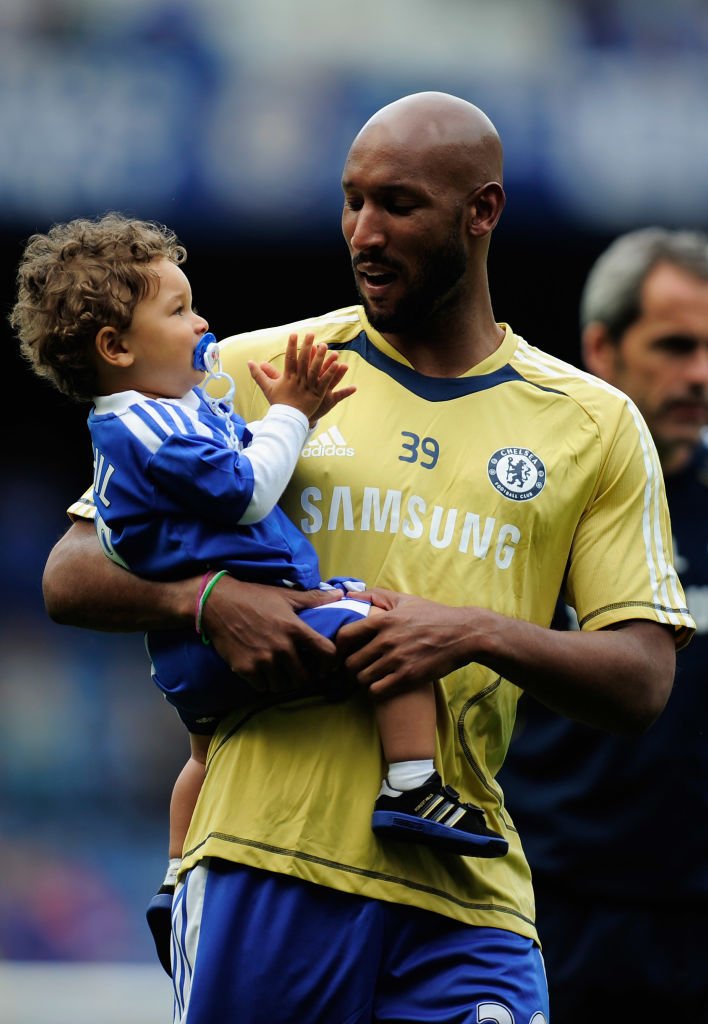Nicolas Anelka et son fils Kahil le 15 mai 2011 à Londres. l Source : Getty Images