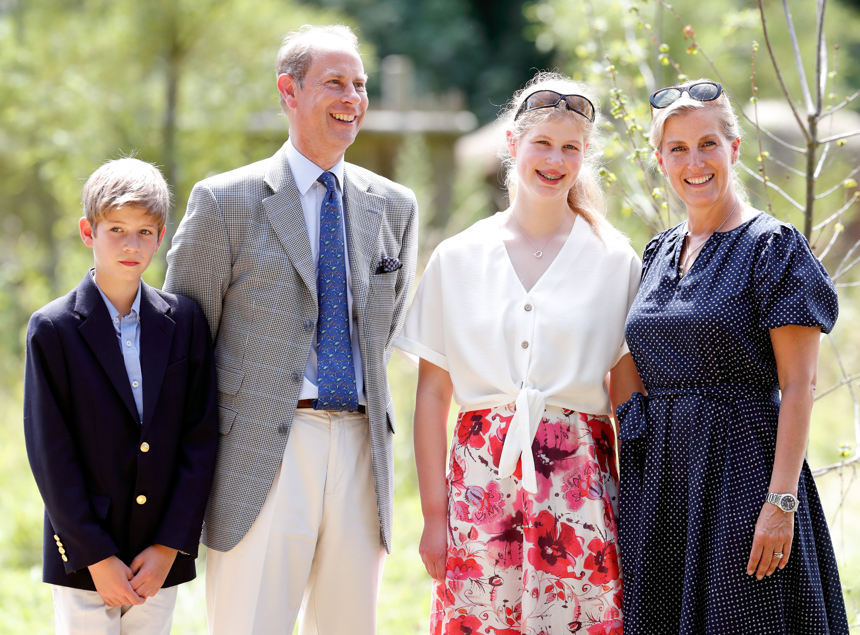 James, vicomte Severn, le prince Edward, Lady Louise Windsor, et Sophie, comtesse de Wessex visitent le projet Wild Place le 23 juillet 2019, à Bristol, en Angleterre | Source : Getty Images