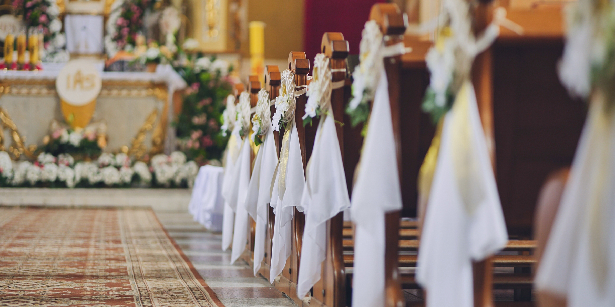 Une allée dans une église | Source : Shutterstock