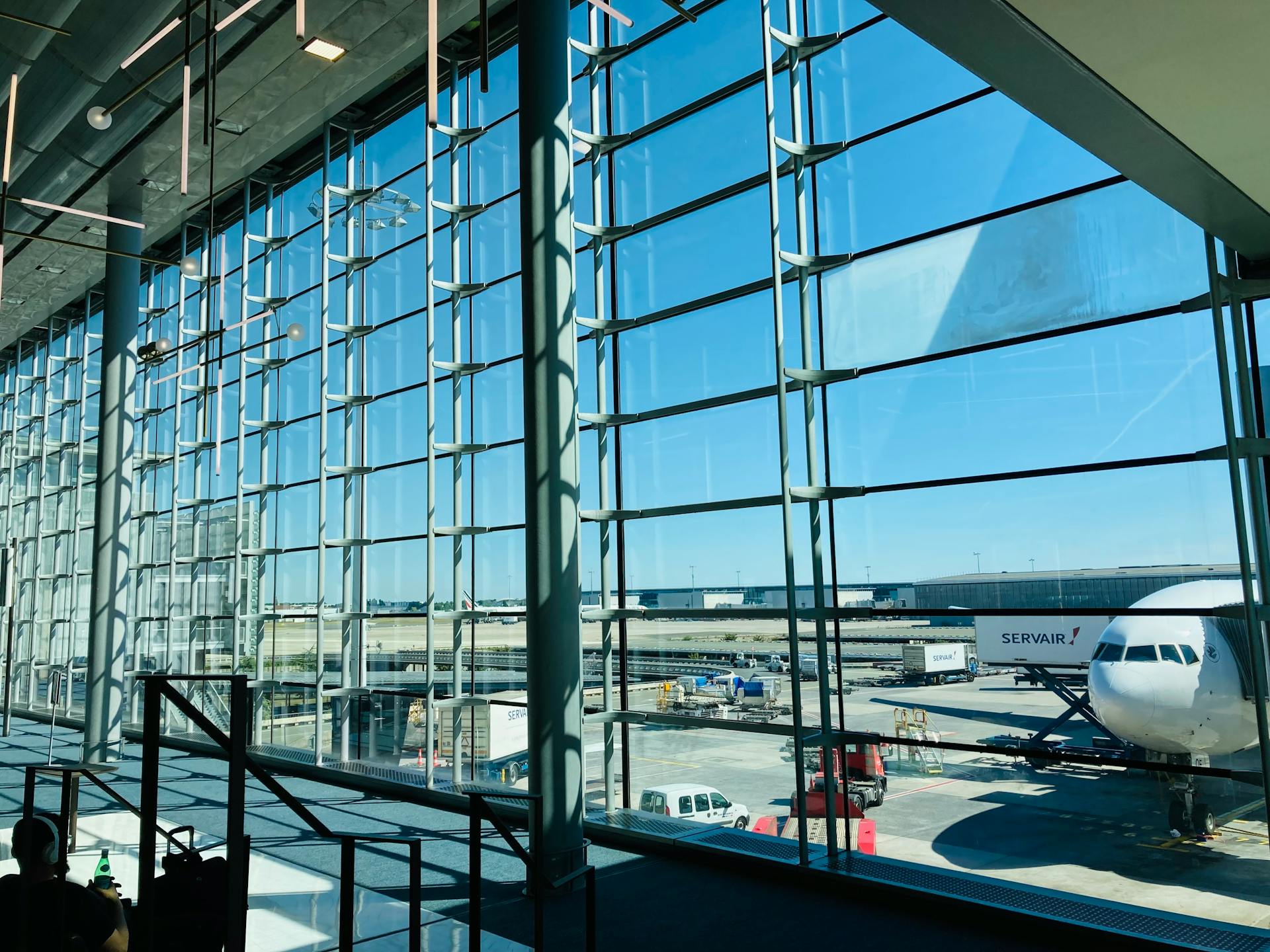 La vue d'un salon d'aéroport | Source : Pexels