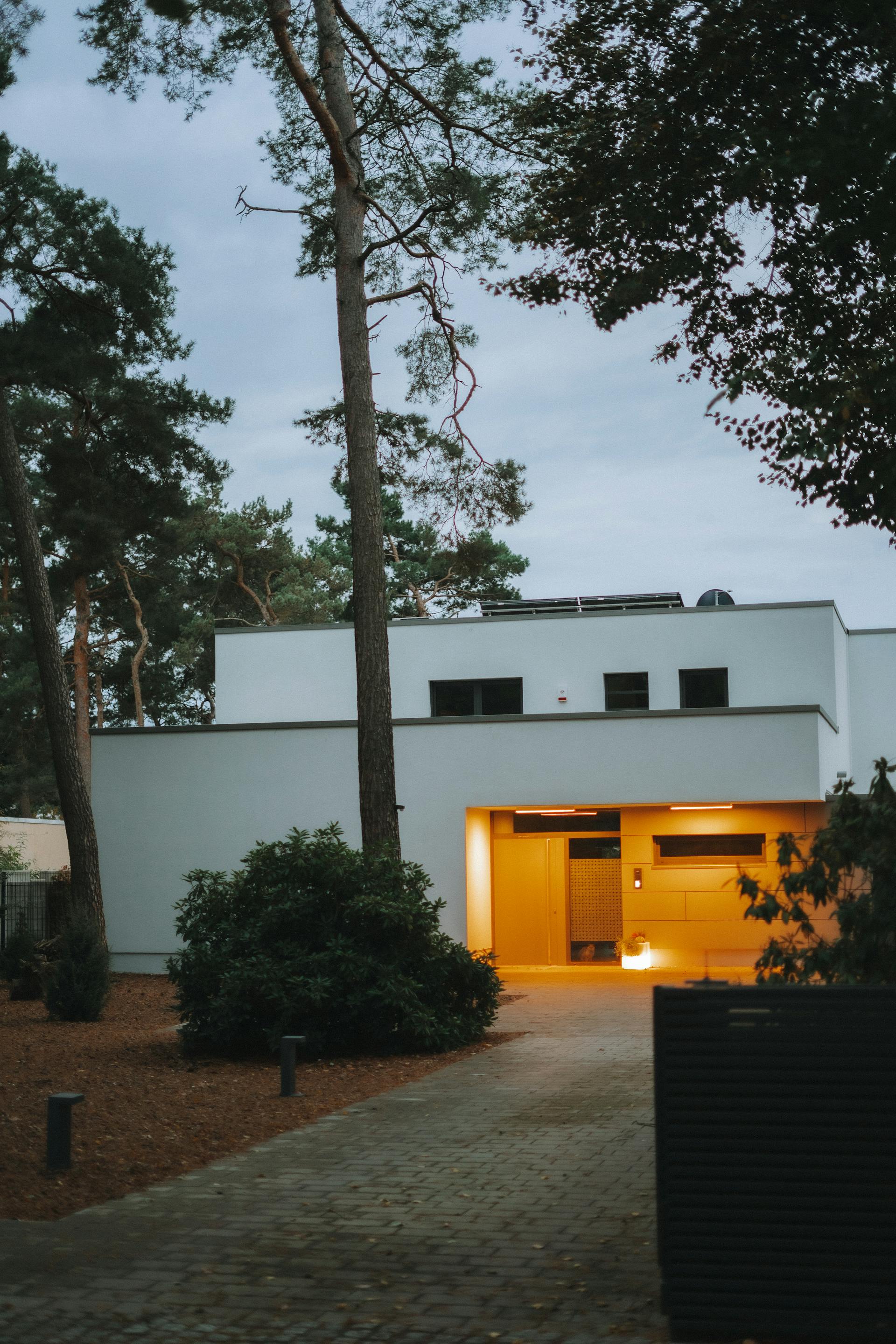 Une allée de maison | Source : Pexels