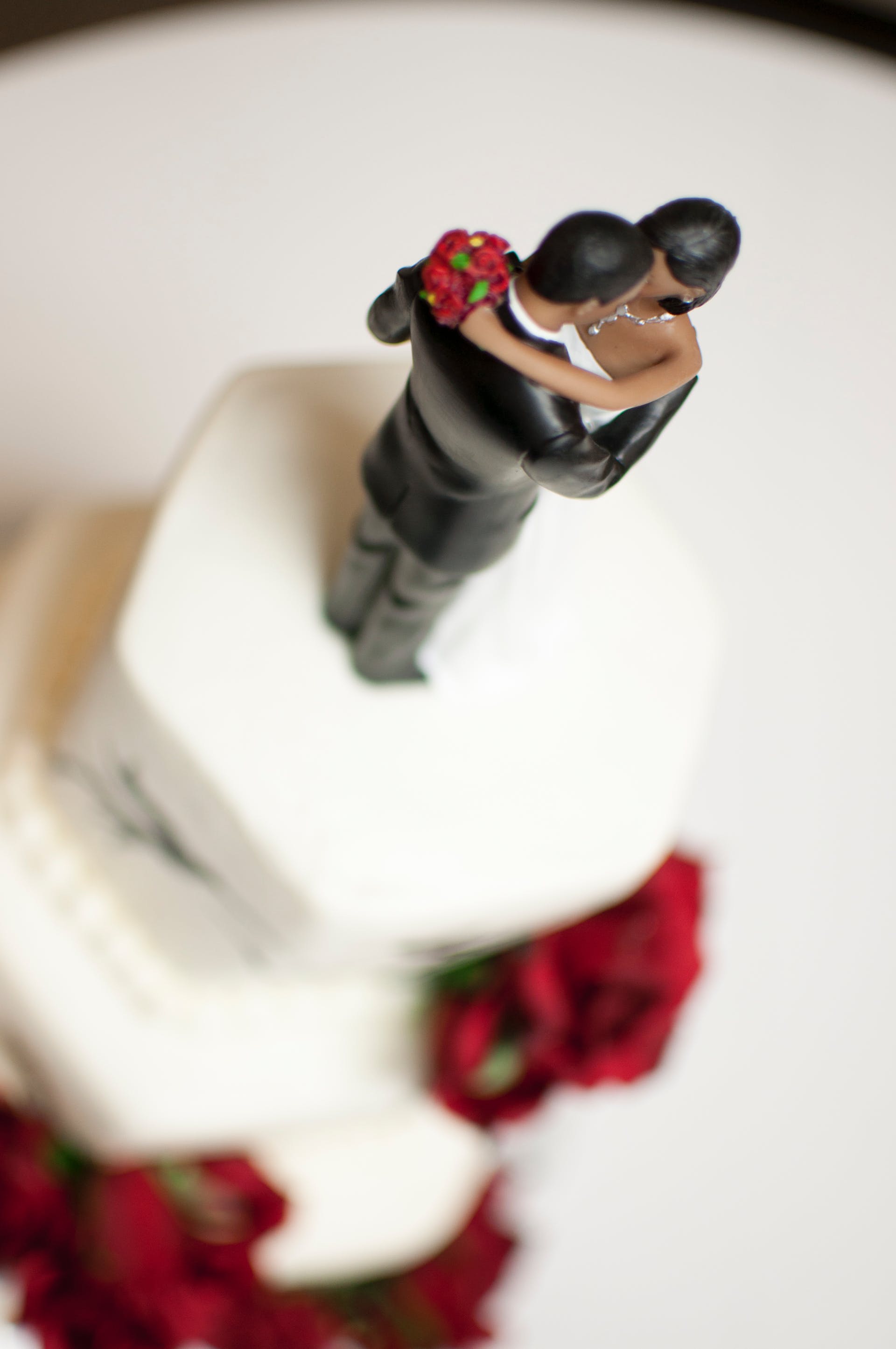 Um topo de bolo de casamento | Fonte: Pexels