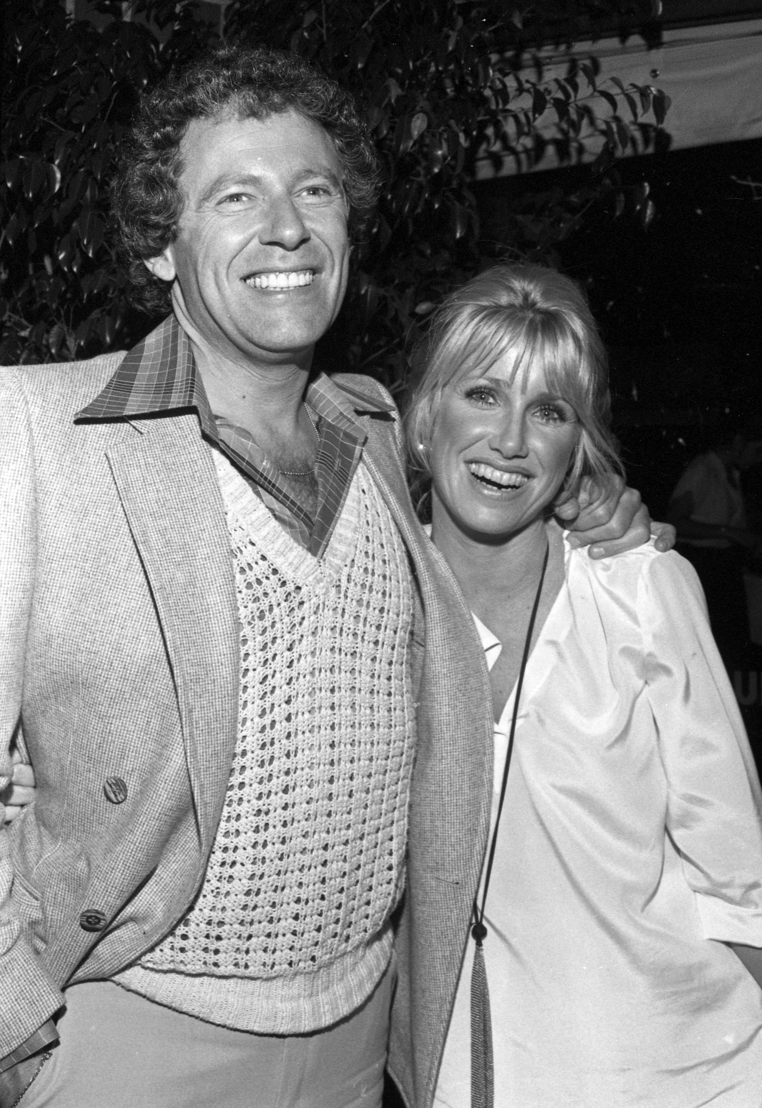 Alan Hamel et Suzanne Somers photographiés ensemble dans les années 1980 | Source : Getty Images
