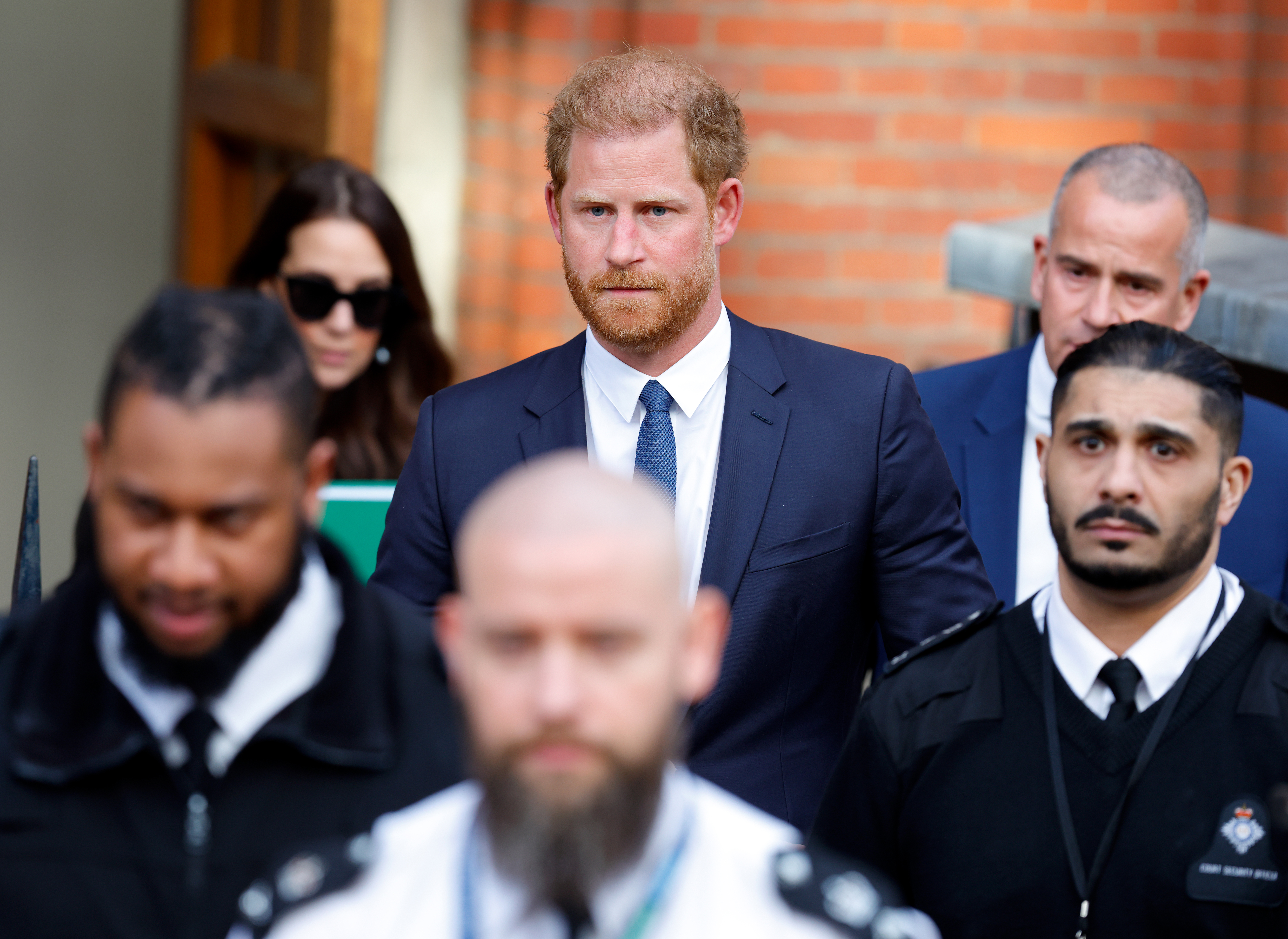 Le prince Harry quitte les cours royales de justice le 27 mars 2023, à Londres, en Angleterre. | Source : Getty Images