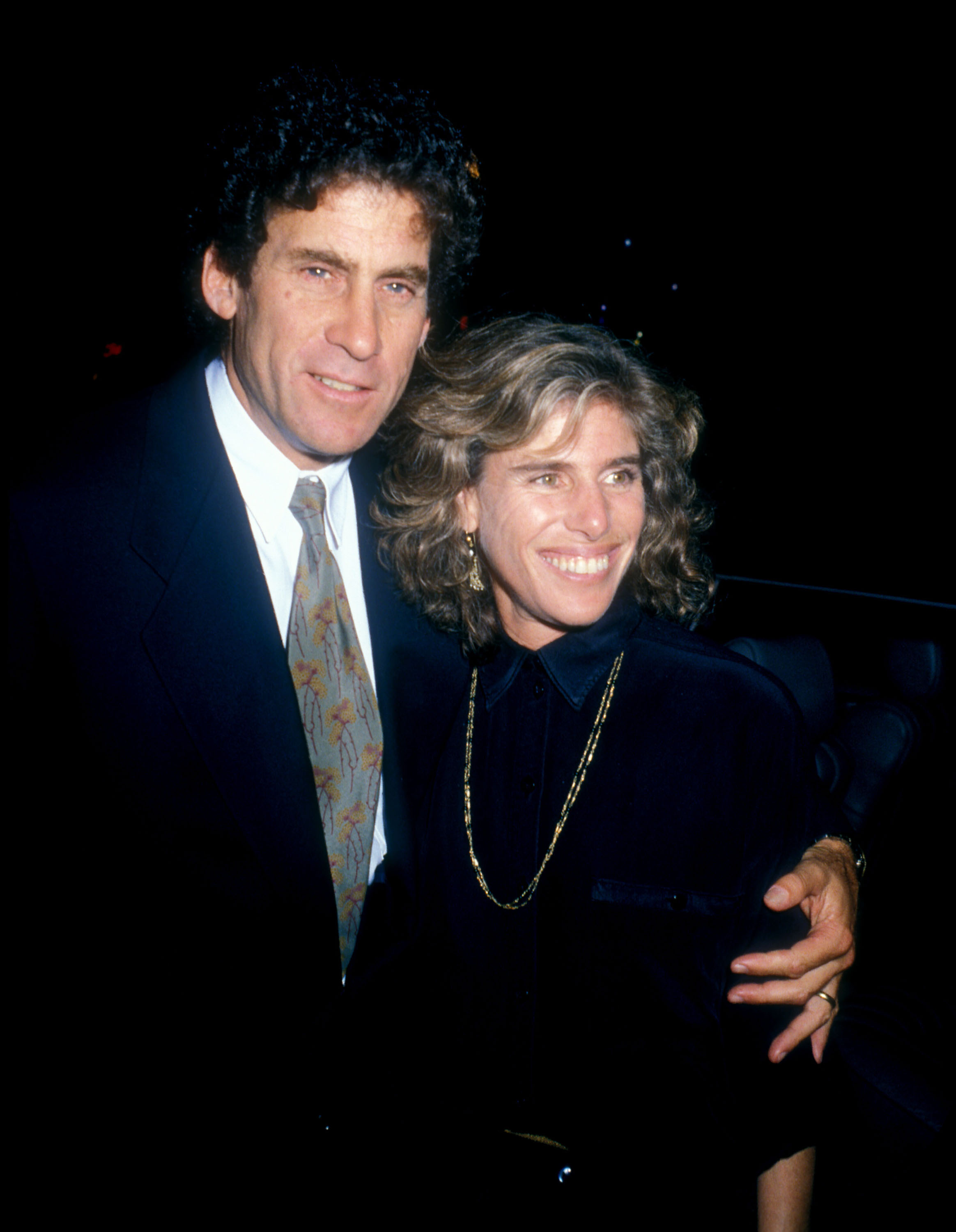 Paul Michael Glaser et Elizabeth Glaser à la première de "Immediate Famil" le 25 octobre 1989 | Source : Getty Images