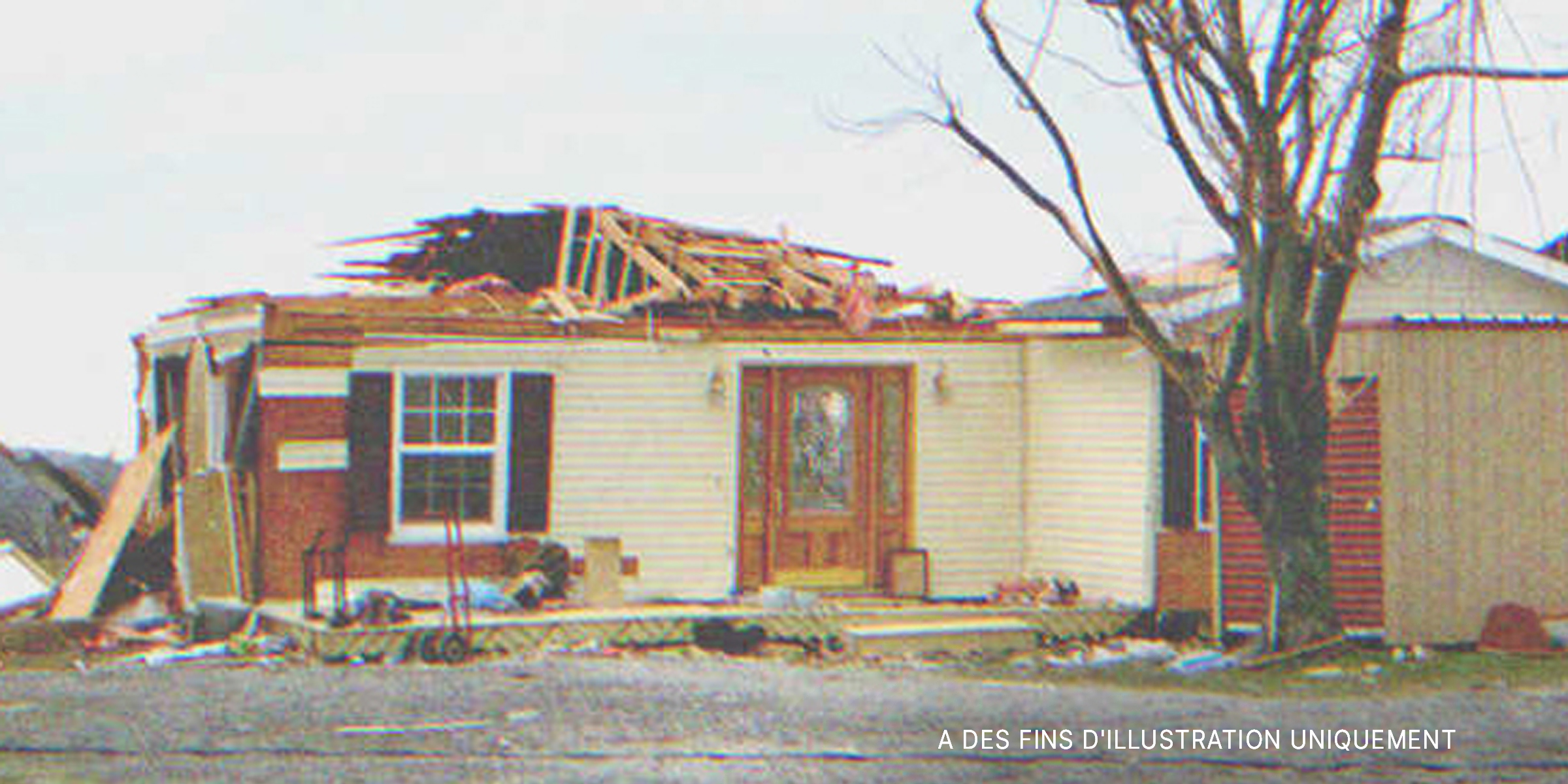 Une maison détruite par une tornade | Source : Shutterstock