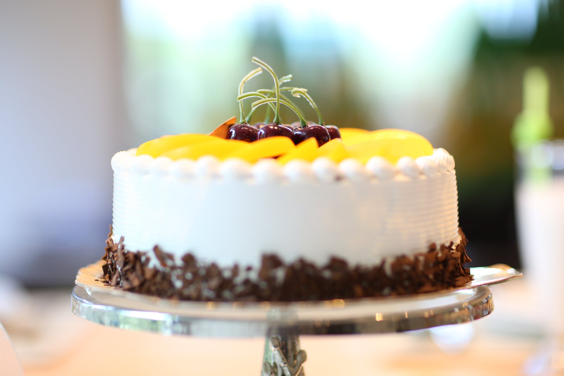 Un gâteau garni de fruits | Source : Pexels