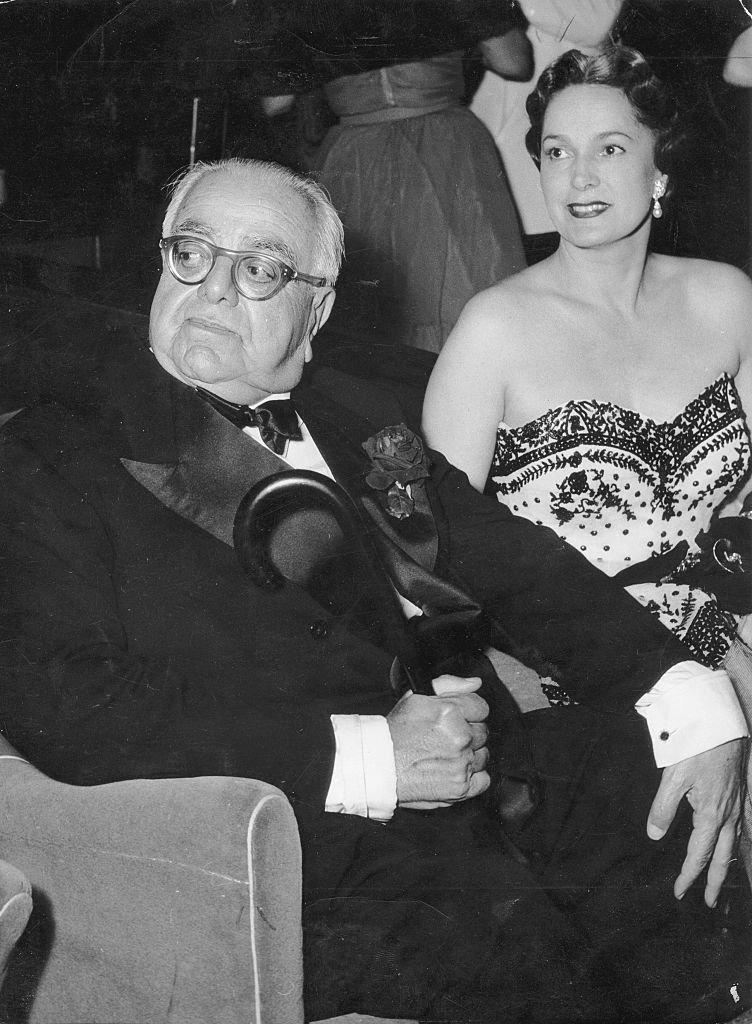 Le prince Aga Khan III et Yvette Labrousse. | Photo : Getty Images