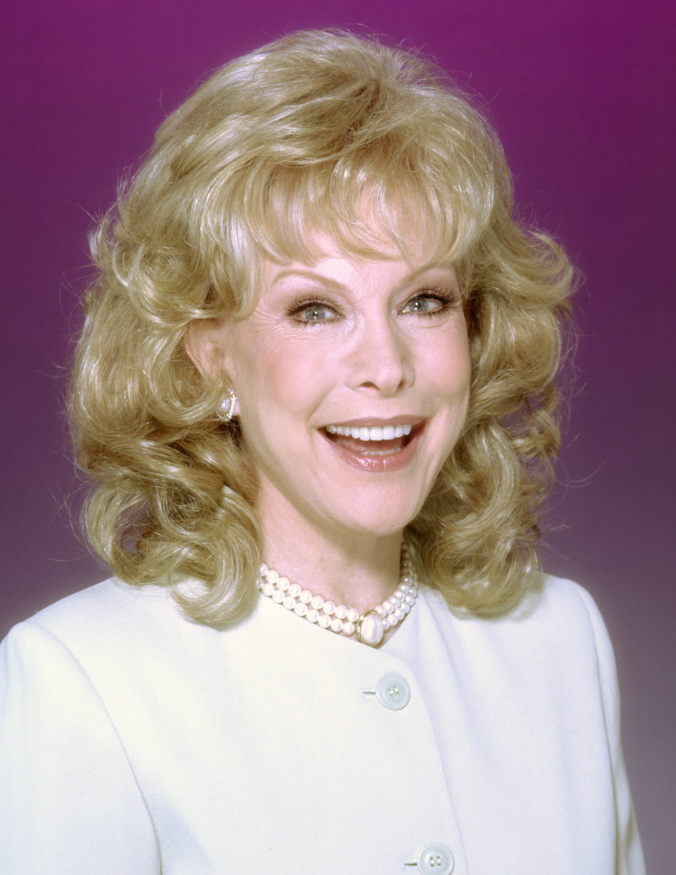 Barbara Eden pose pour un portrait en 2000 à Los Angeles, Californie. | Source : Getty Images