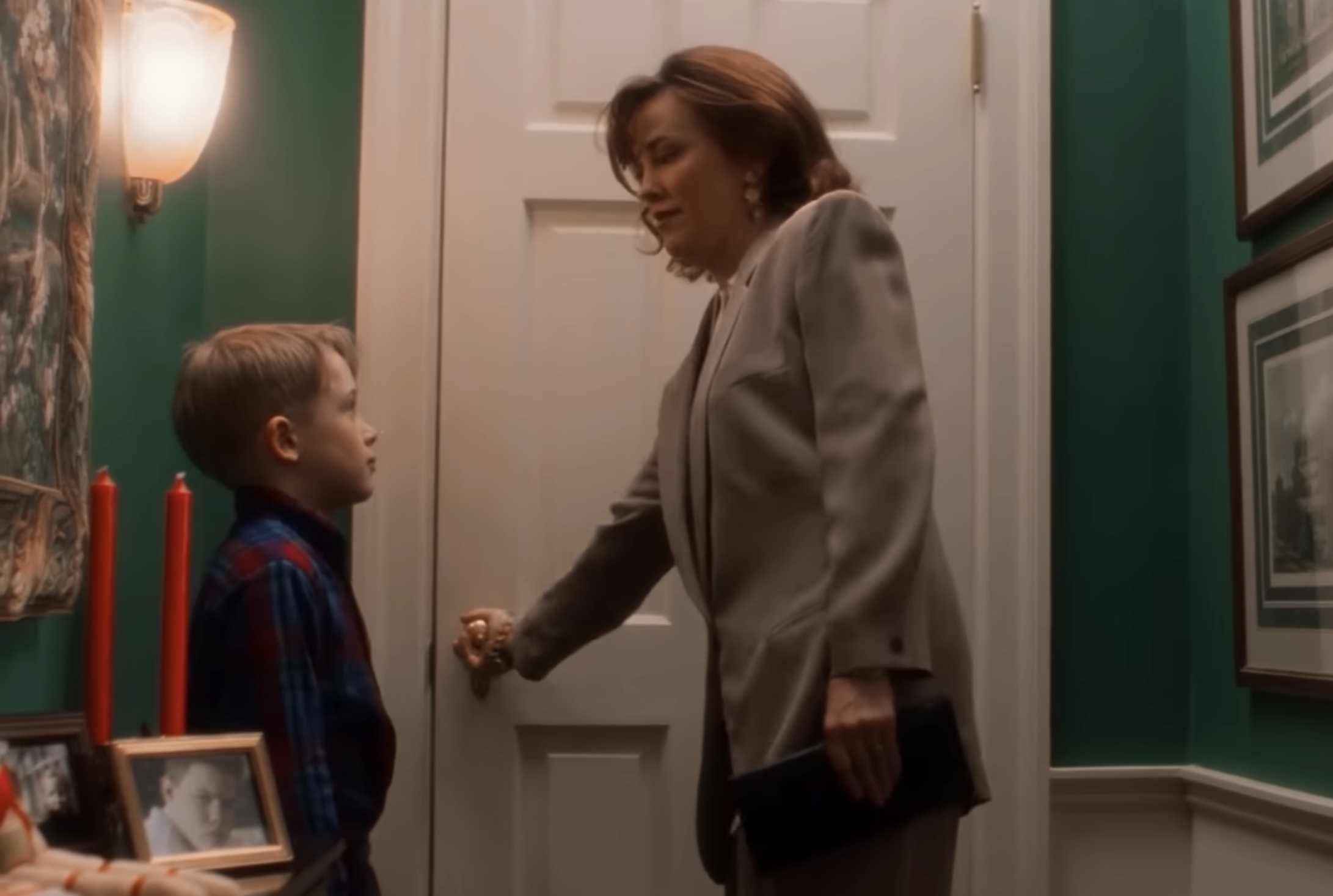 Catherine O'Hara et Macaulay Culkin | Source : YouTube/disneyplus