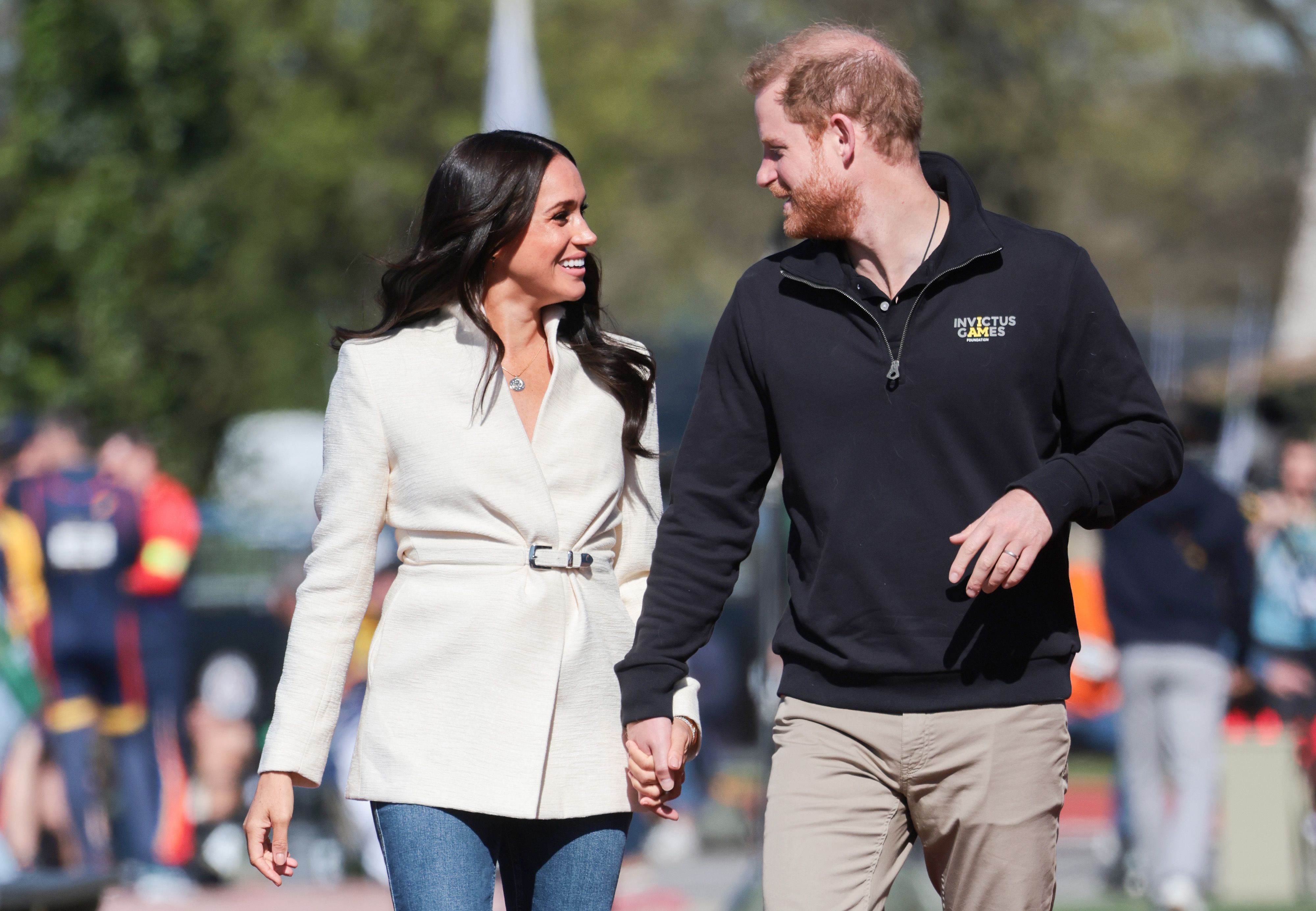 Meghan Markle et le prince Harry assistent à la compétition d'athlétisme au Zuiderpark, le 17 avril 2022, à La Haye, aux Pays-Bas. | Source : Getty Images