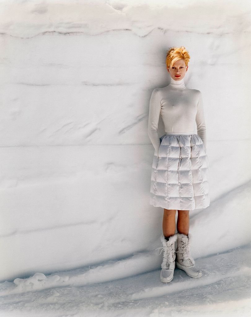 Le mannequin Kristen McMenamy posant pour Vogue | photo : Getty Images
