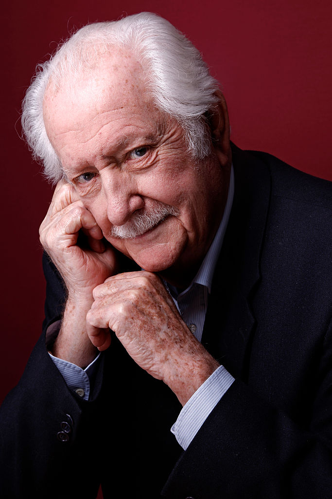 Le présentateur Pierre Bellemare photographié à PARIS | Source : Getty Images