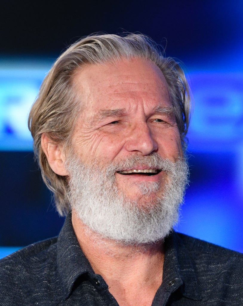 Jeff Bridges visite "Extra" aux Studios Burbank le 13 décembre 2019 à Burbank, Californie. | Photo : Getty Images