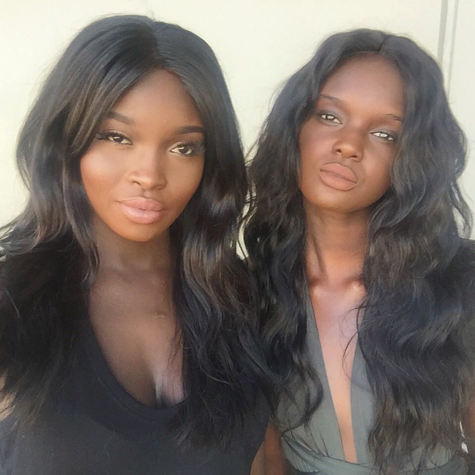 Nikki Perkins pose avec Nyadak "Duckie" Thot le 10 novembre 2015 | Source : Instagram/duckiethot